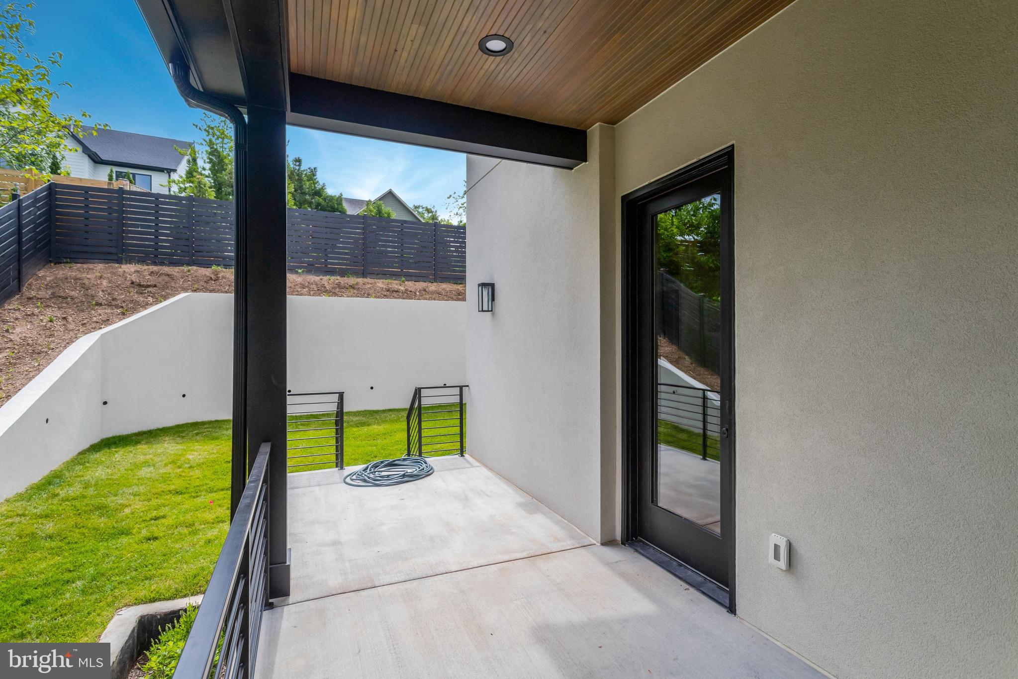 COUNTRY CLUB - Residential