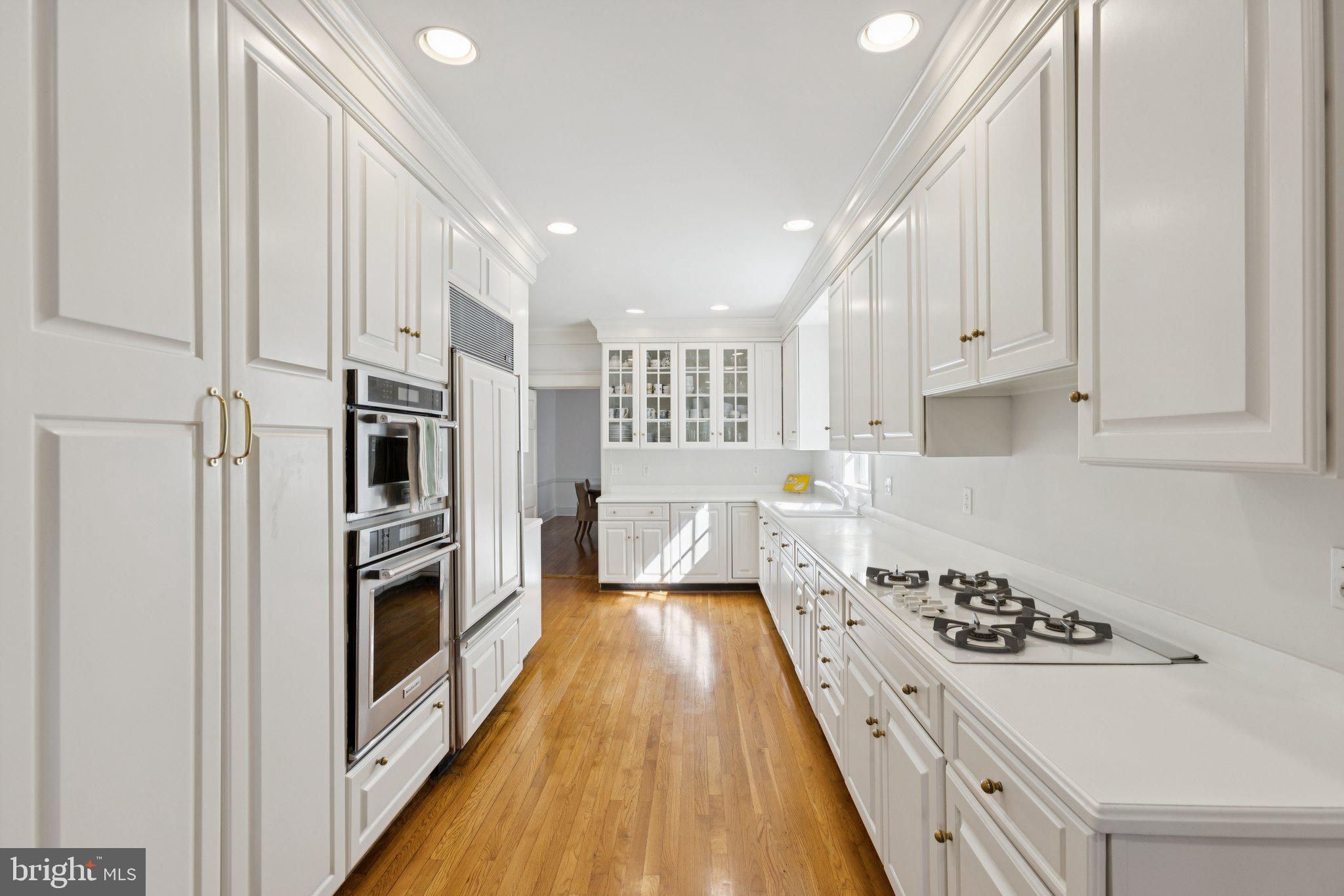 CHEVY CHASE VILLAGE - Residential