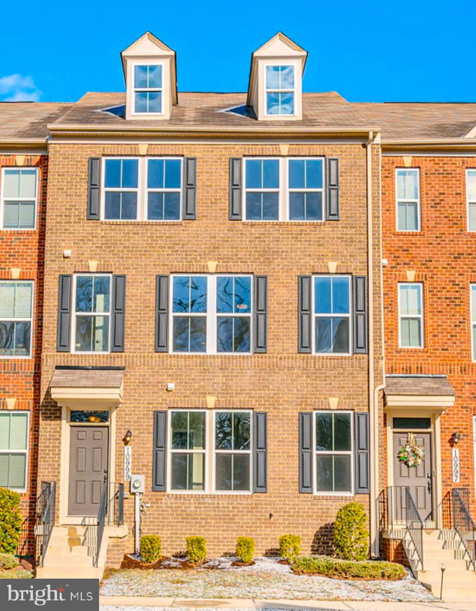 WESTCHESTER SQUARE - Residential Lease
