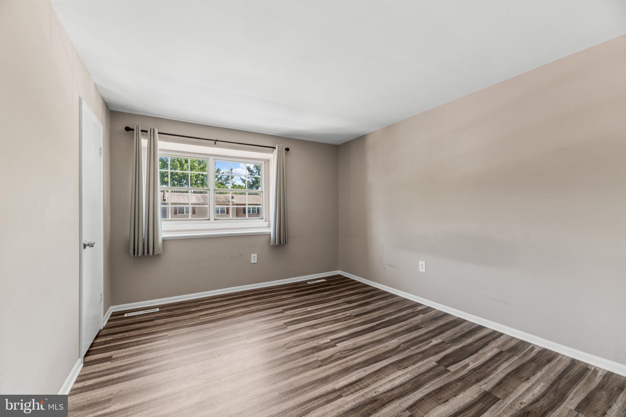 SUSSEX SQUARE CONDO - Residential