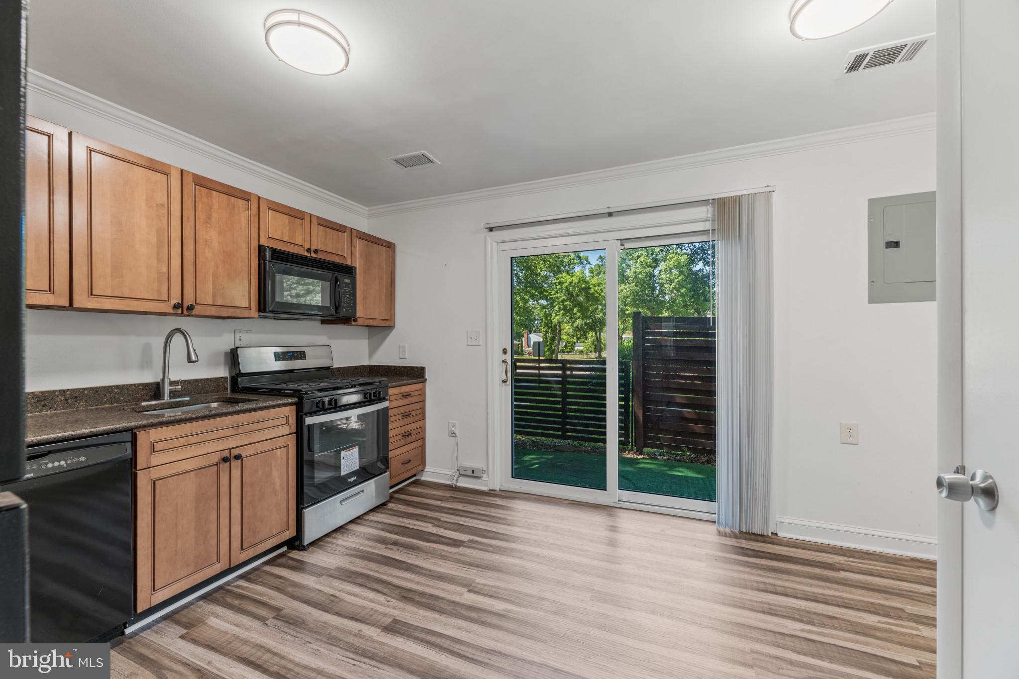 SUSSEX SQUARE CONDO - Residential