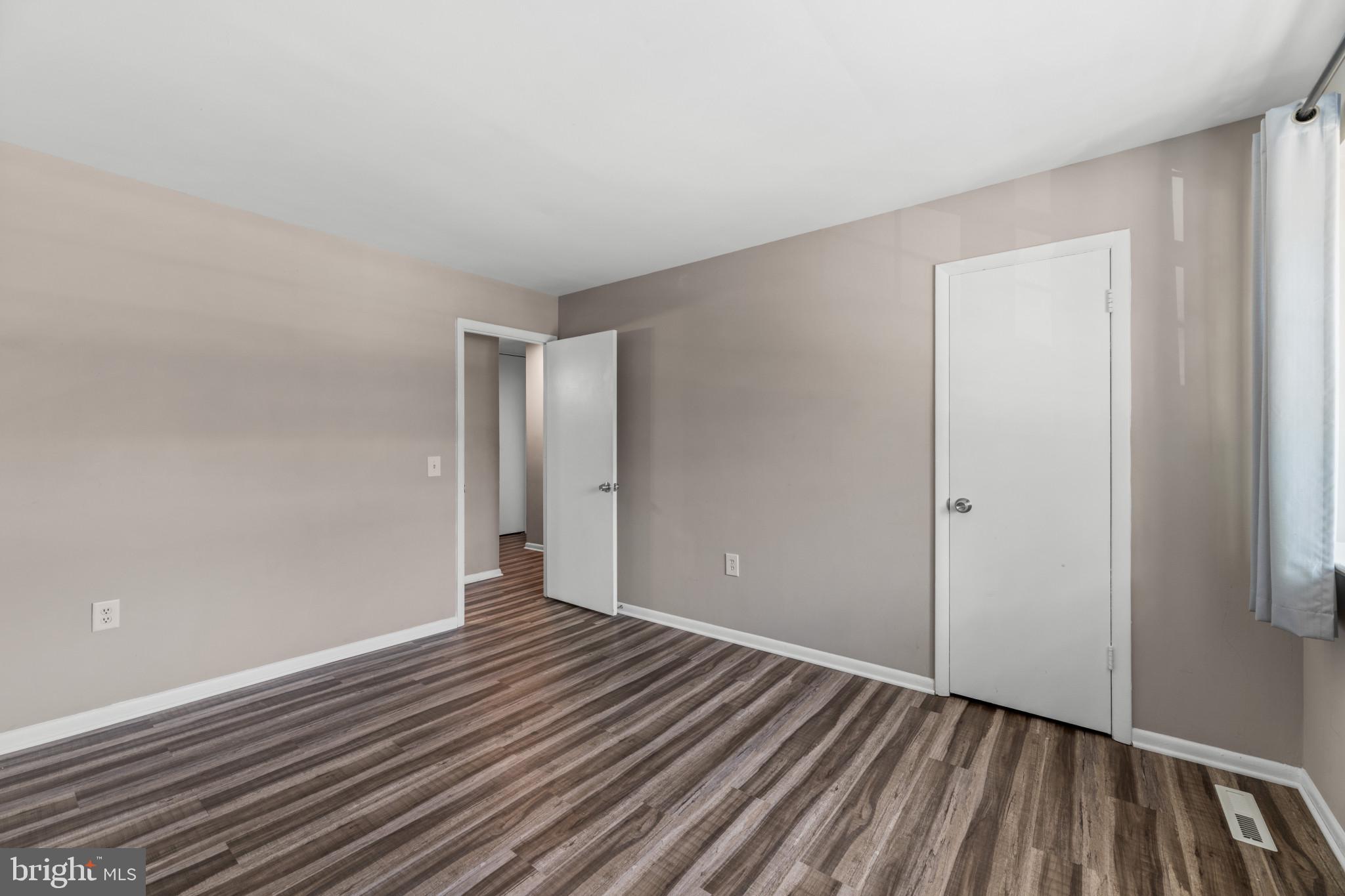 SUSSEX SQUARE CONDO - Residential