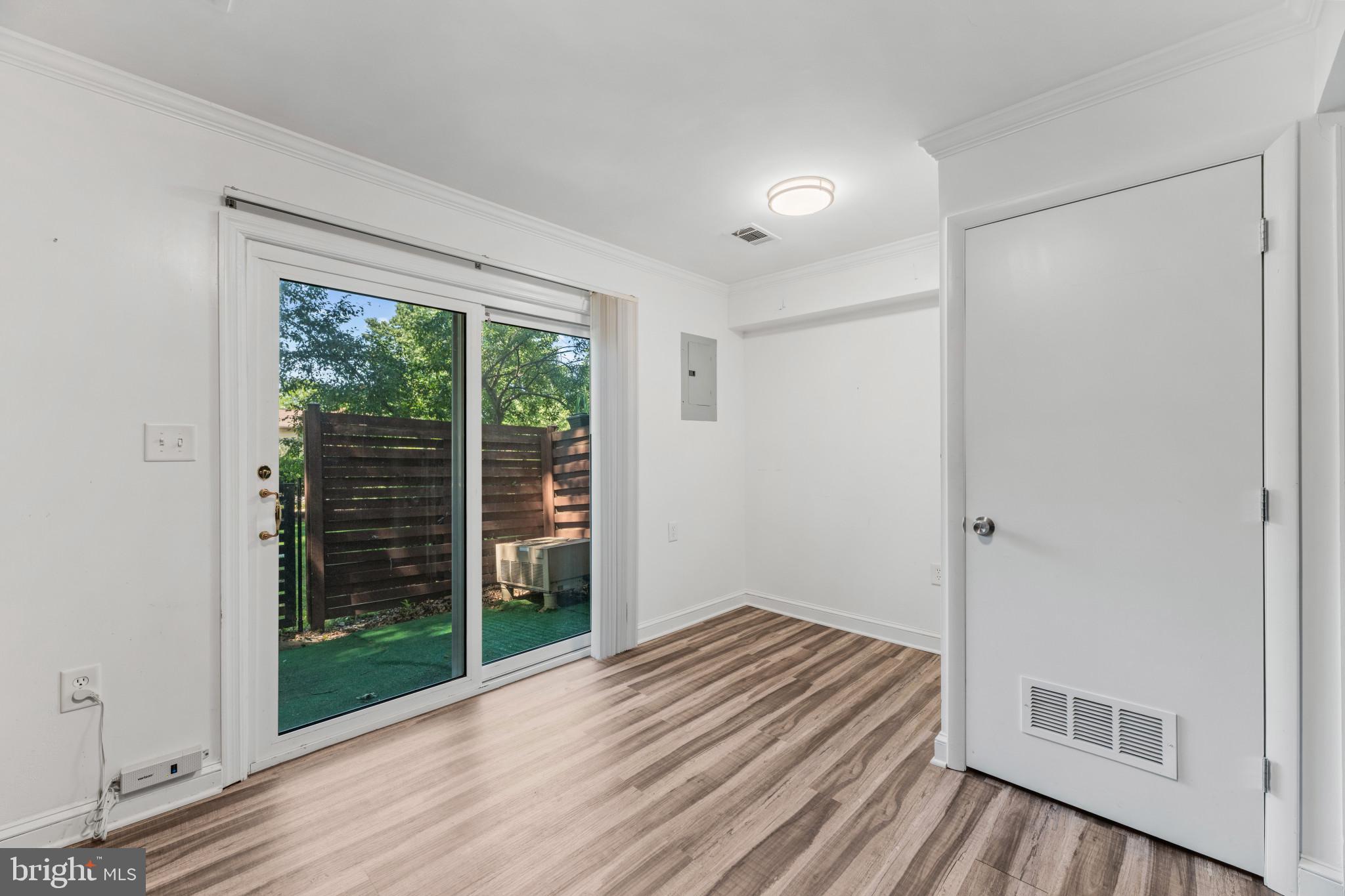 SUSSEX SQUARE CONDO - Residential