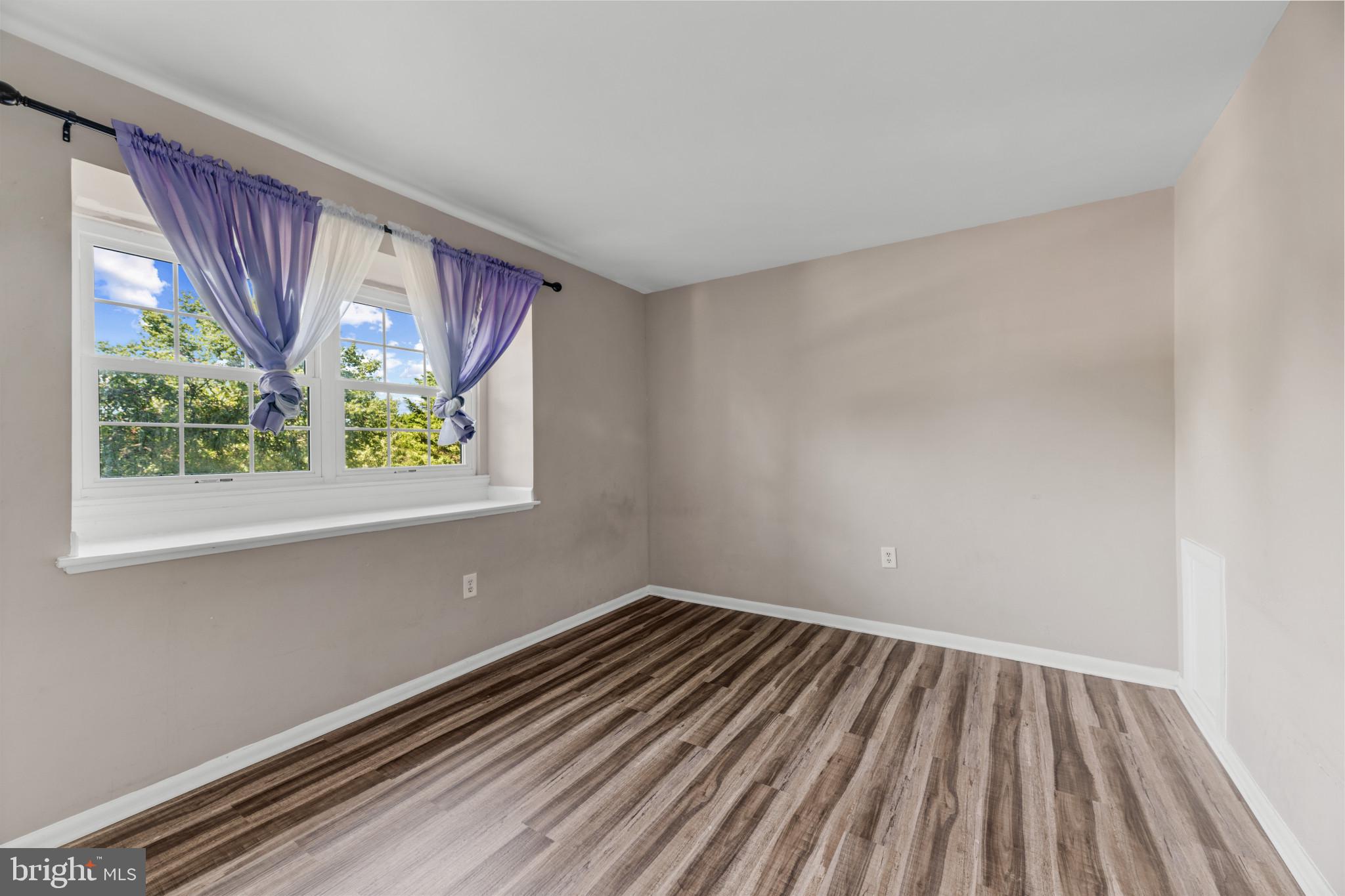 SUSSEX SQUARE CONDO - Residential
