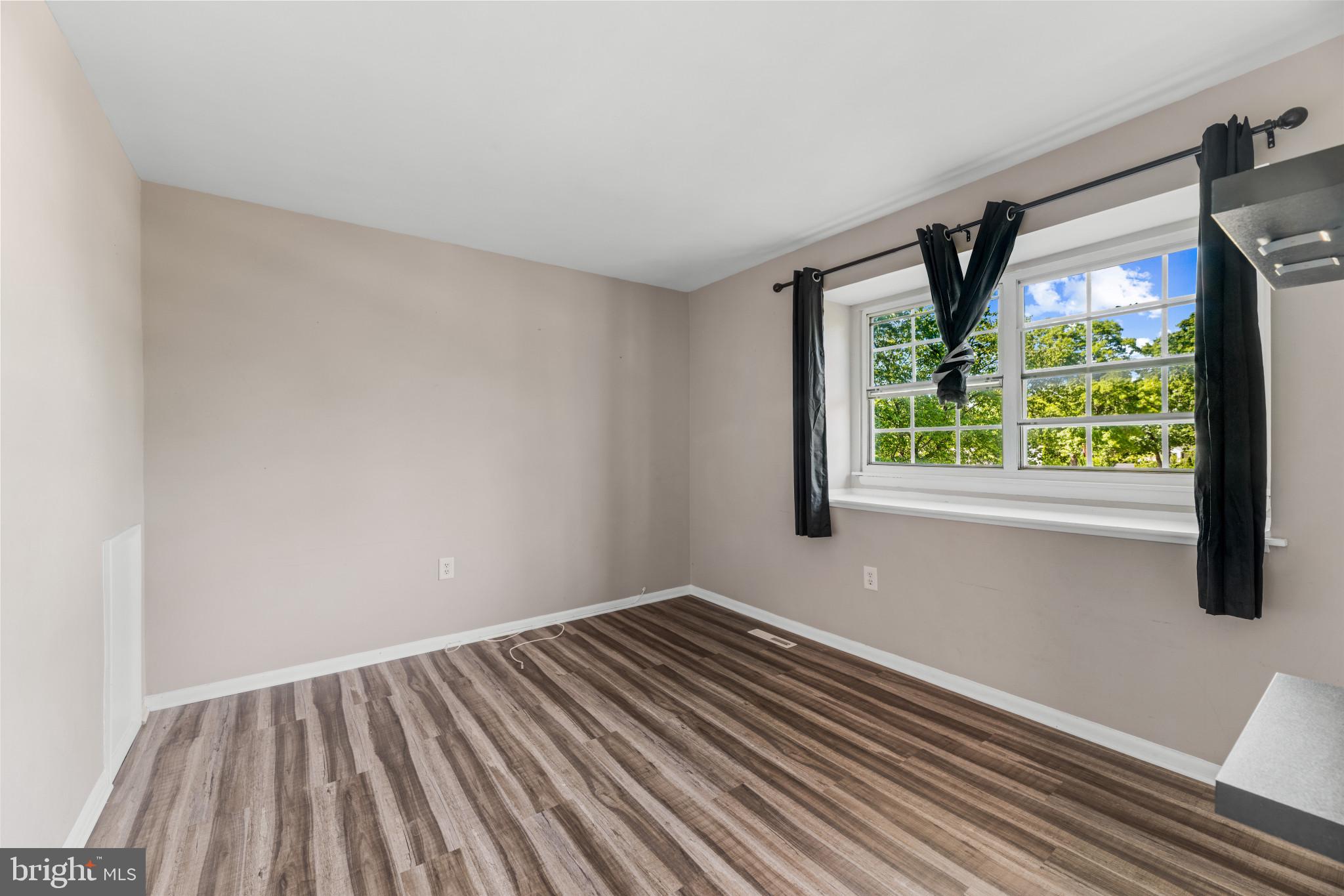 SUSSEX SQUARE CONDO - Residential
