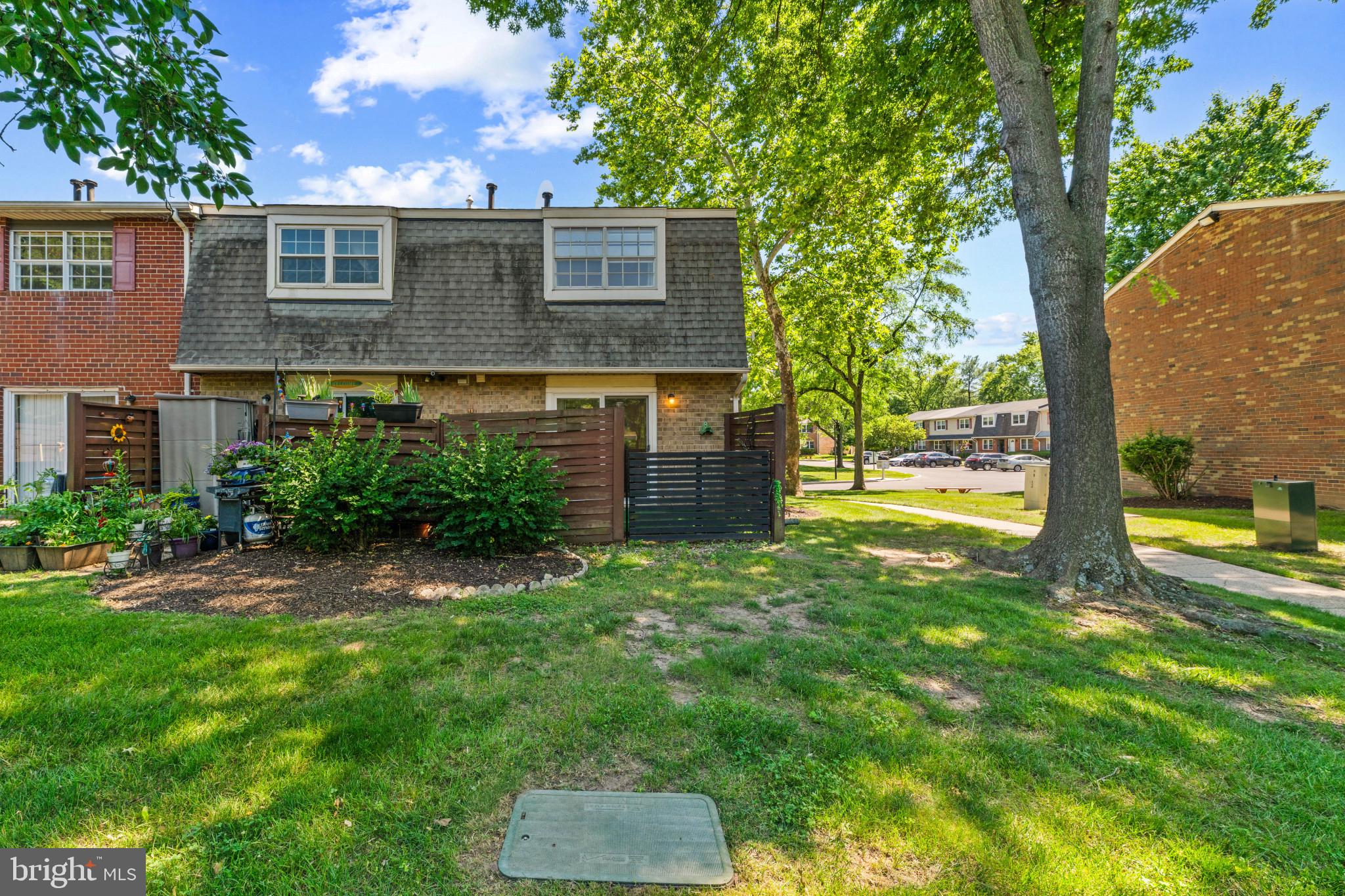 SUSSEX SQUARE CONDO - Residential