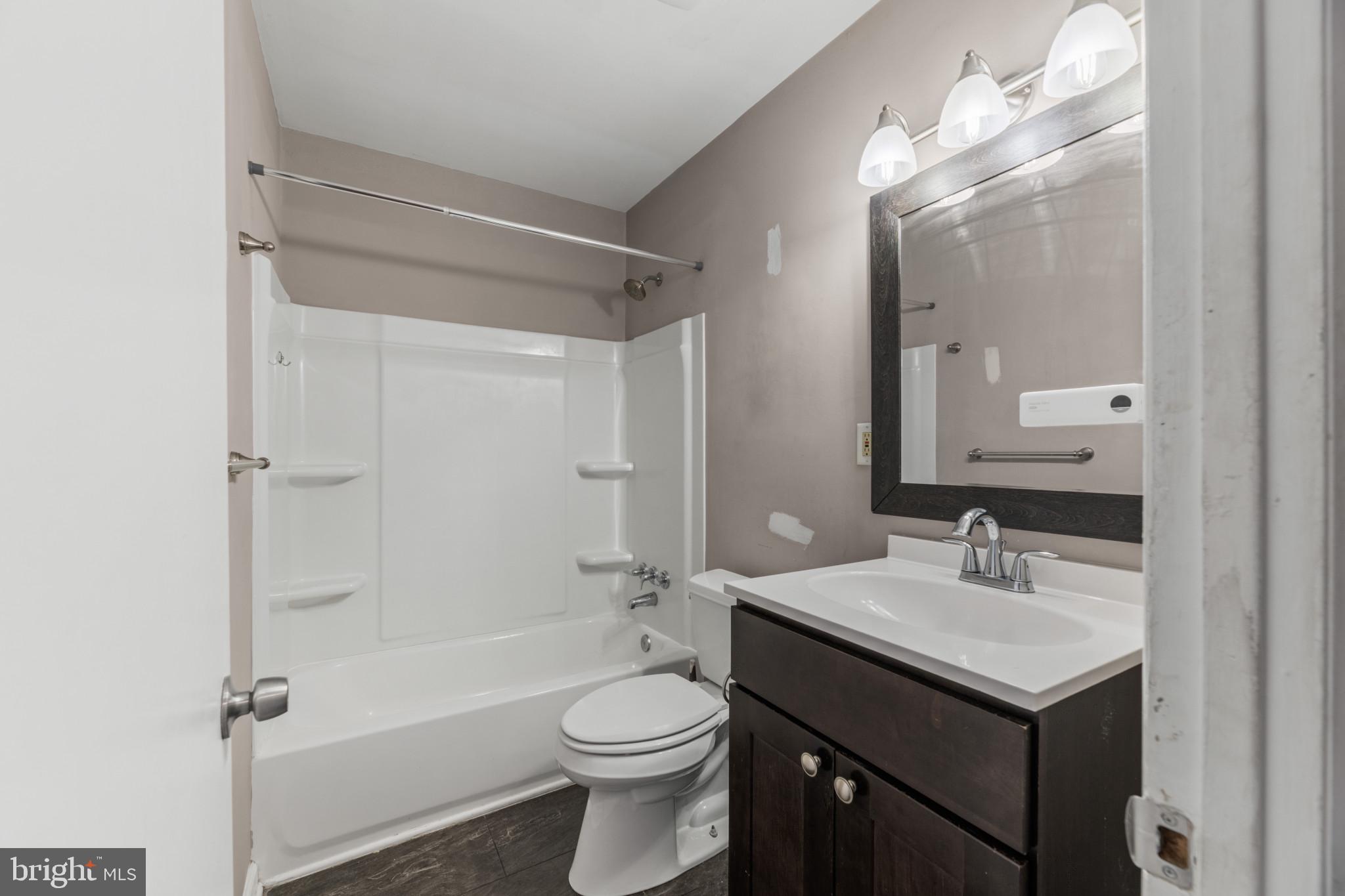 SUSSEX SQUARE CONDO - Residential