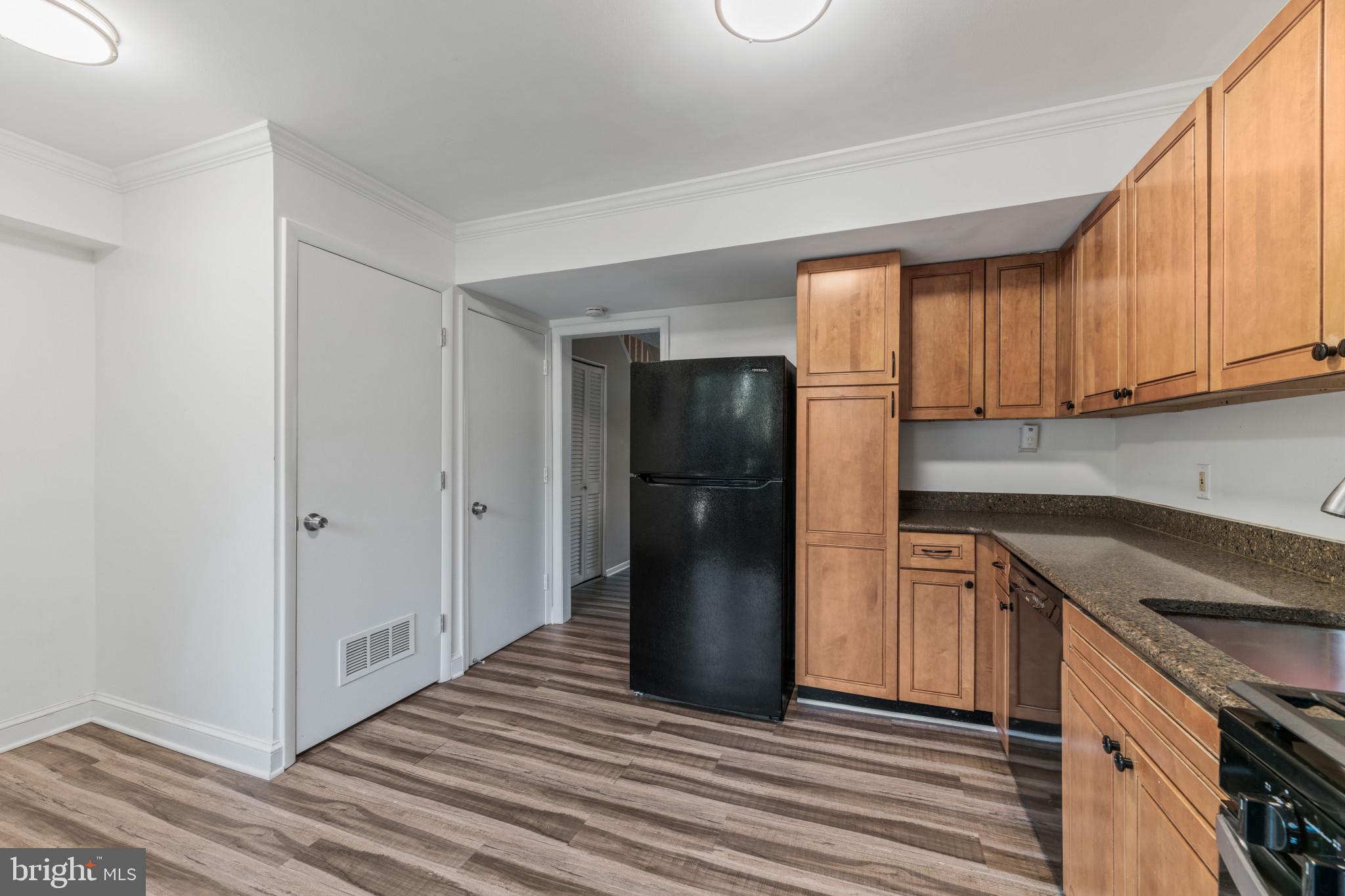 SUSSEX SQUARE CONDO - Residential