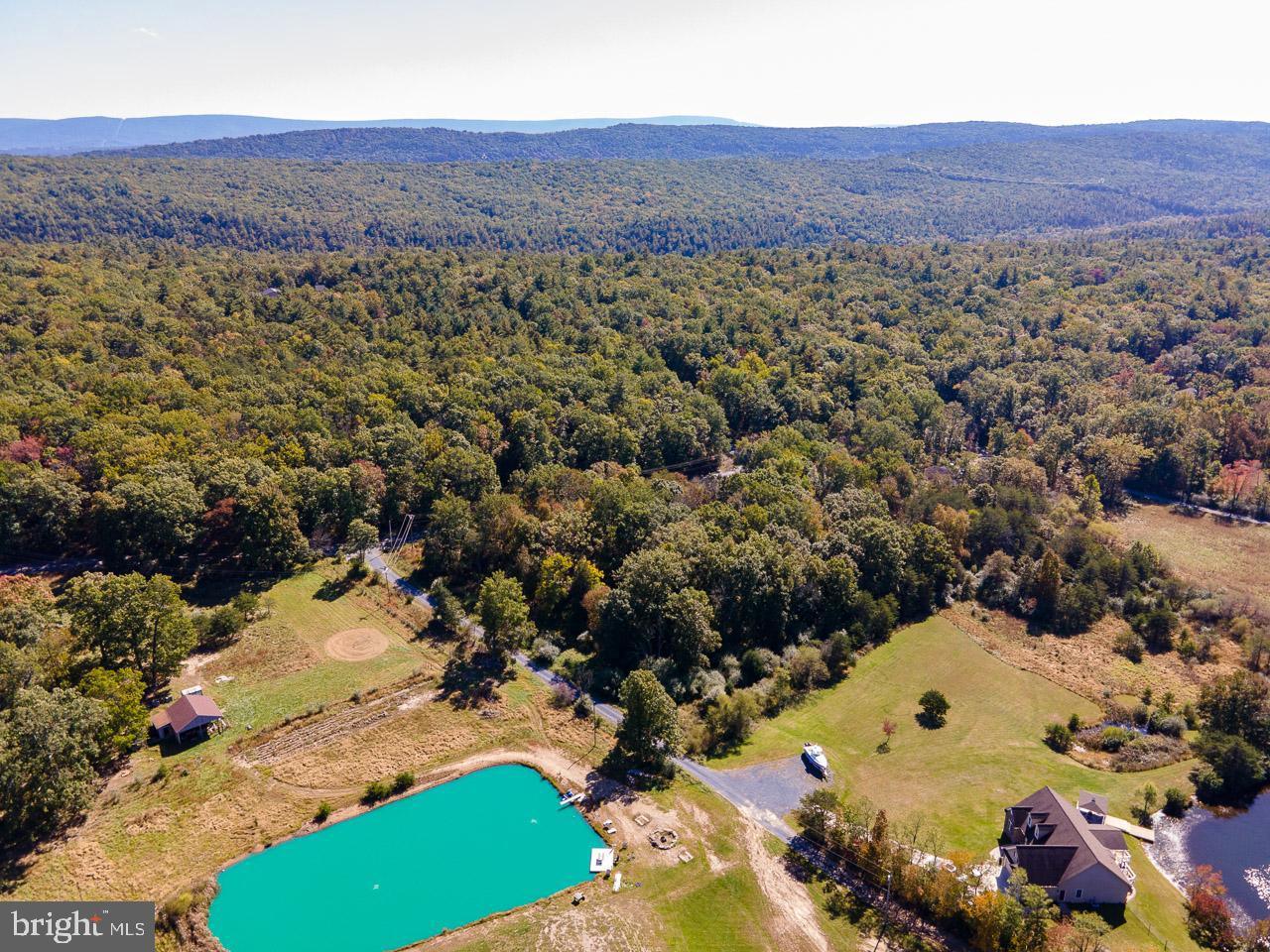 QUAKER LAKE SUBDIVISION - Land