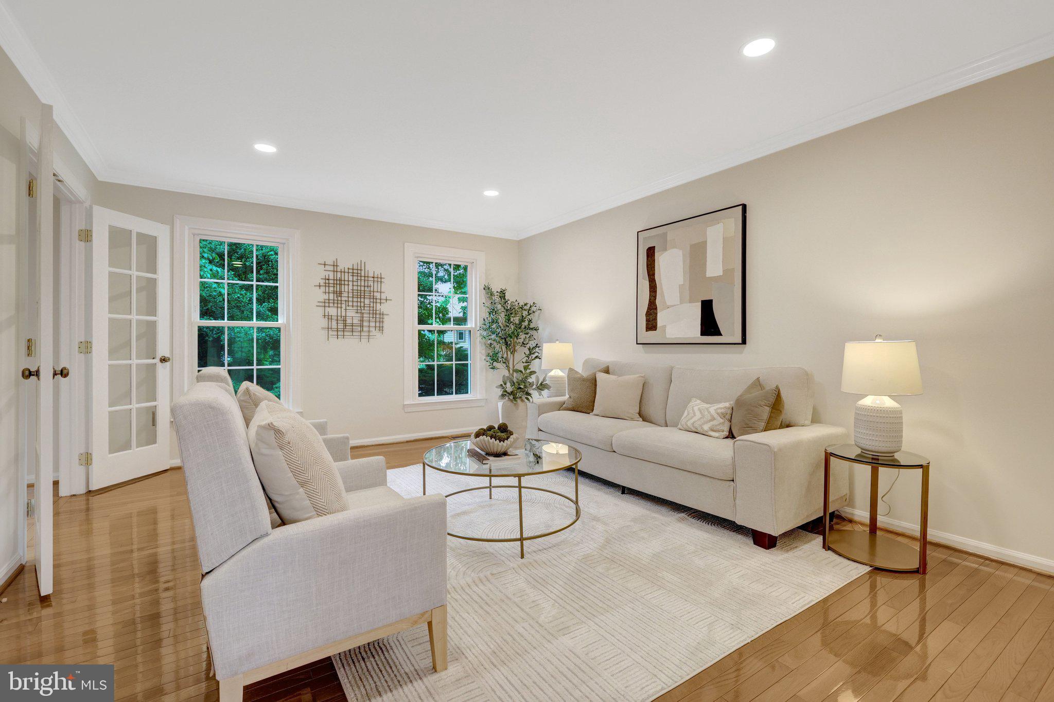 LINDSAY PARK - Residential