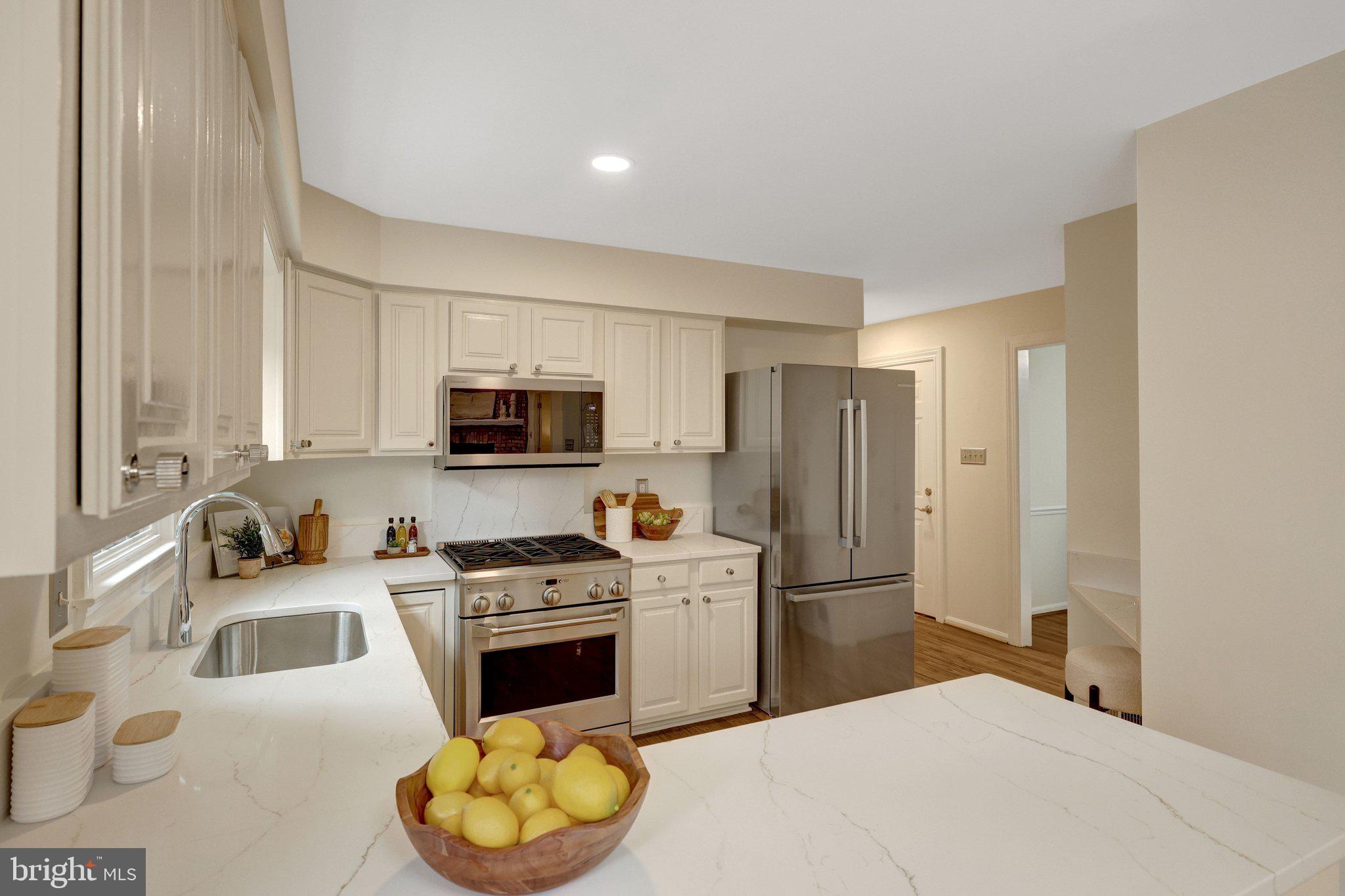 LINDSAY PARK - Residential