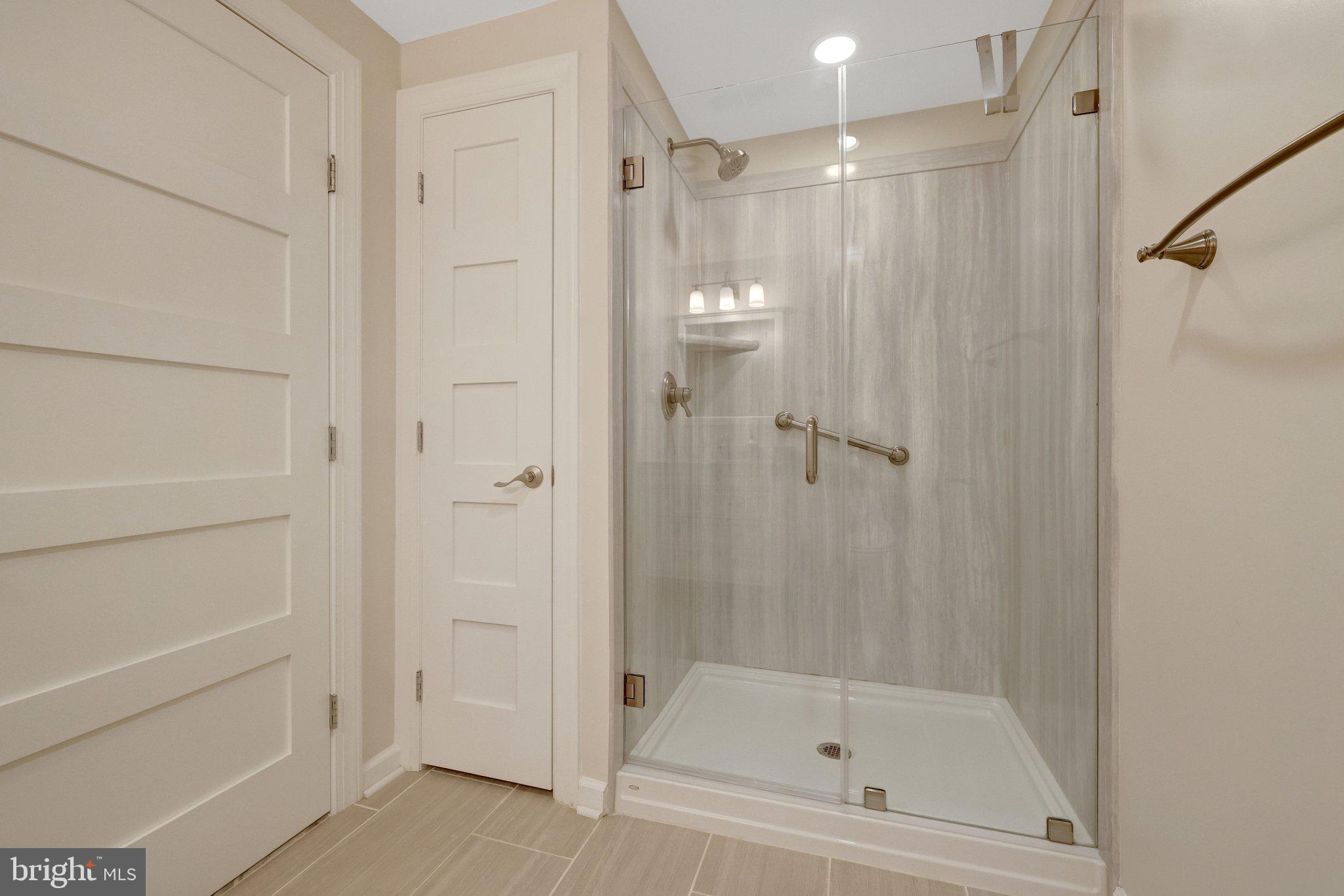 LINDSAY PARK - Residential