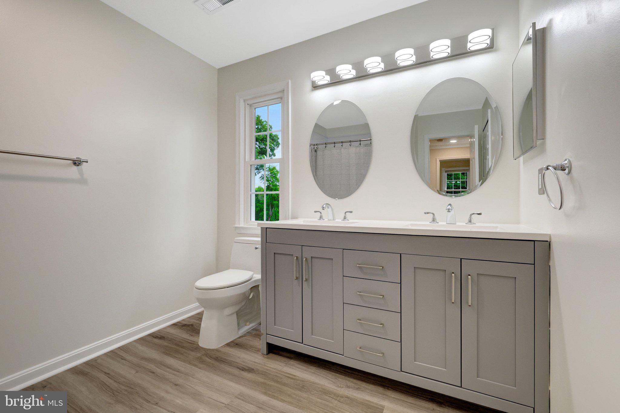 LINDSAY PARK - Residential