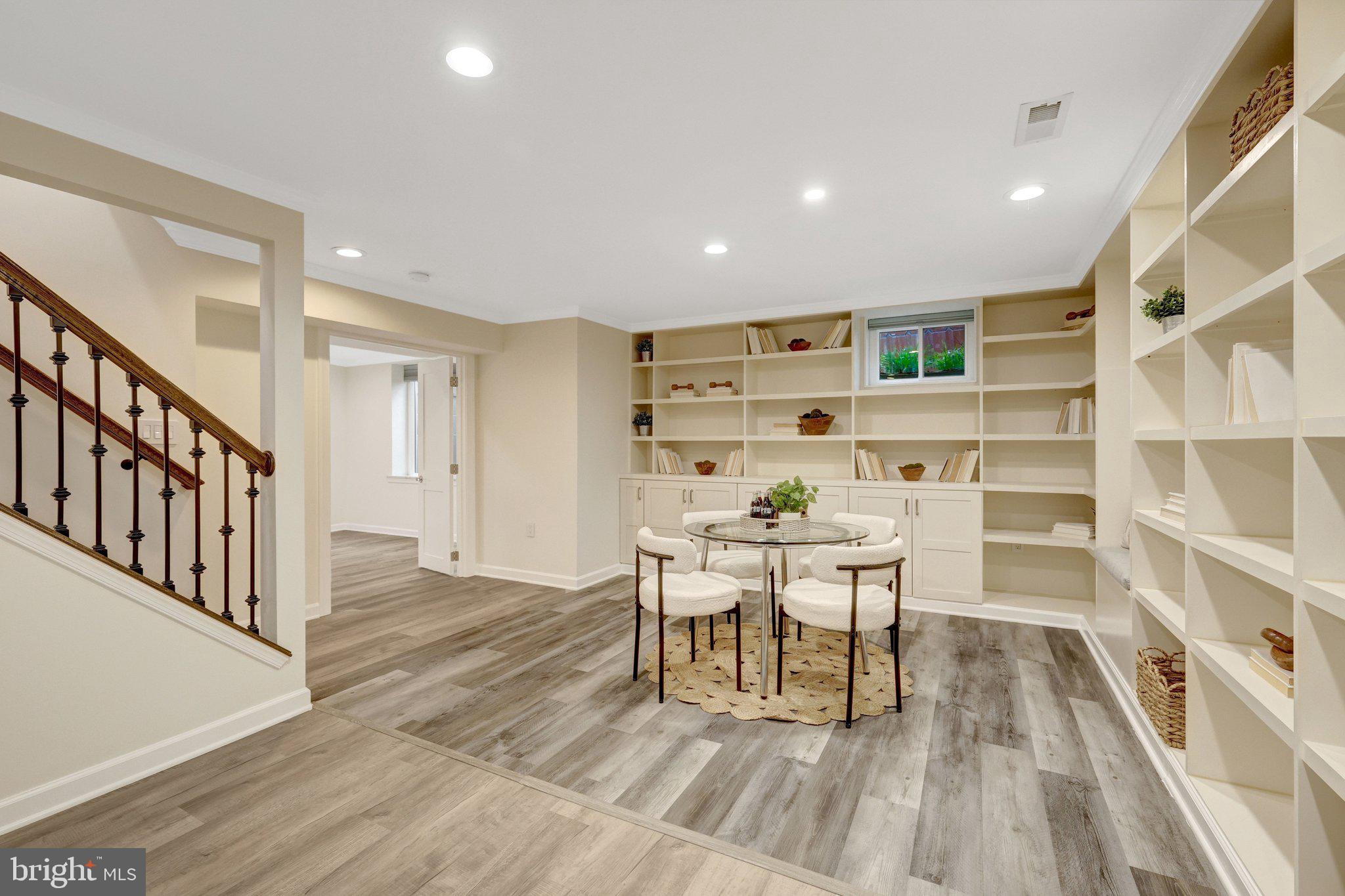 LINDSAY PARK - Residential