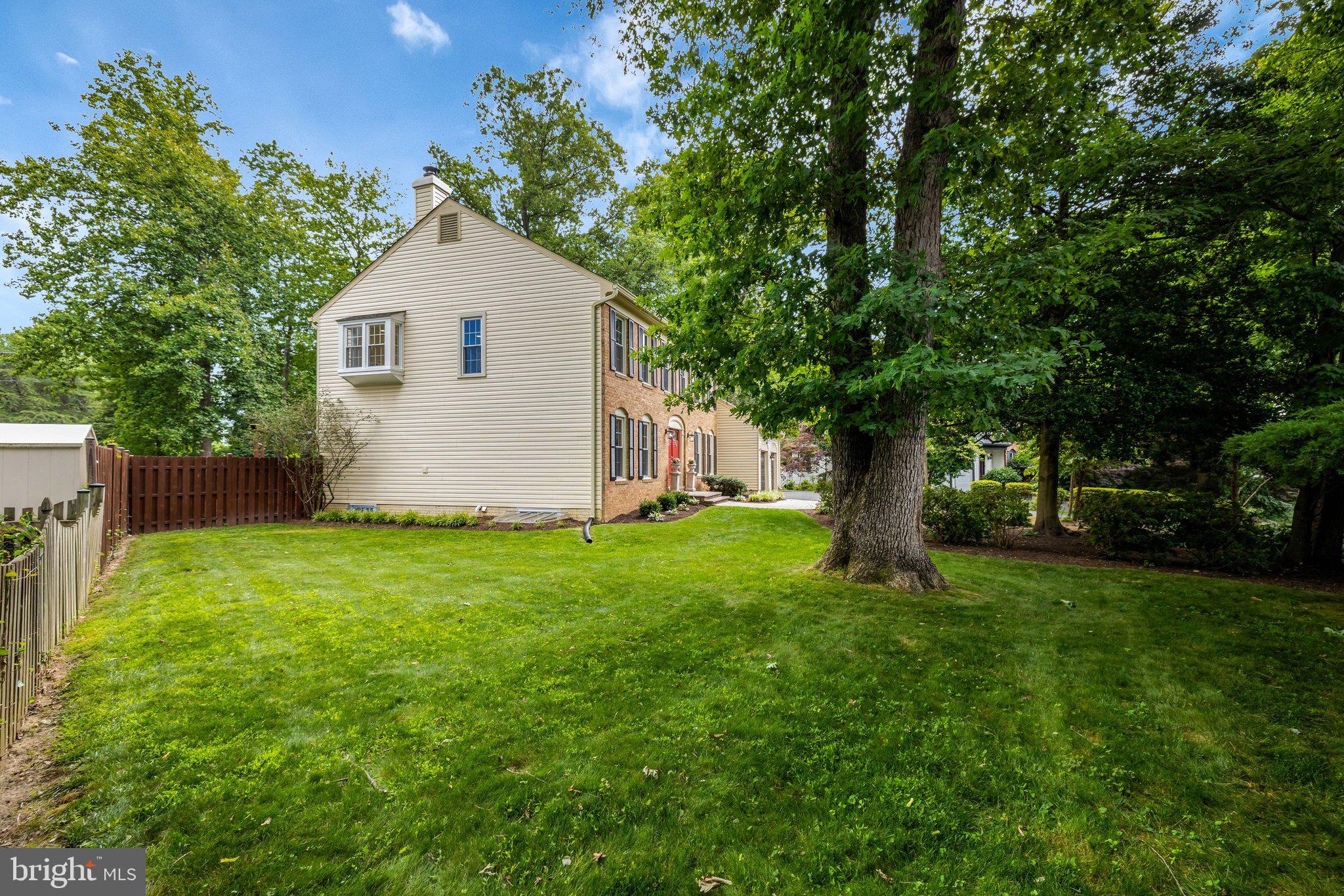 LINDSAY PARK - Residential