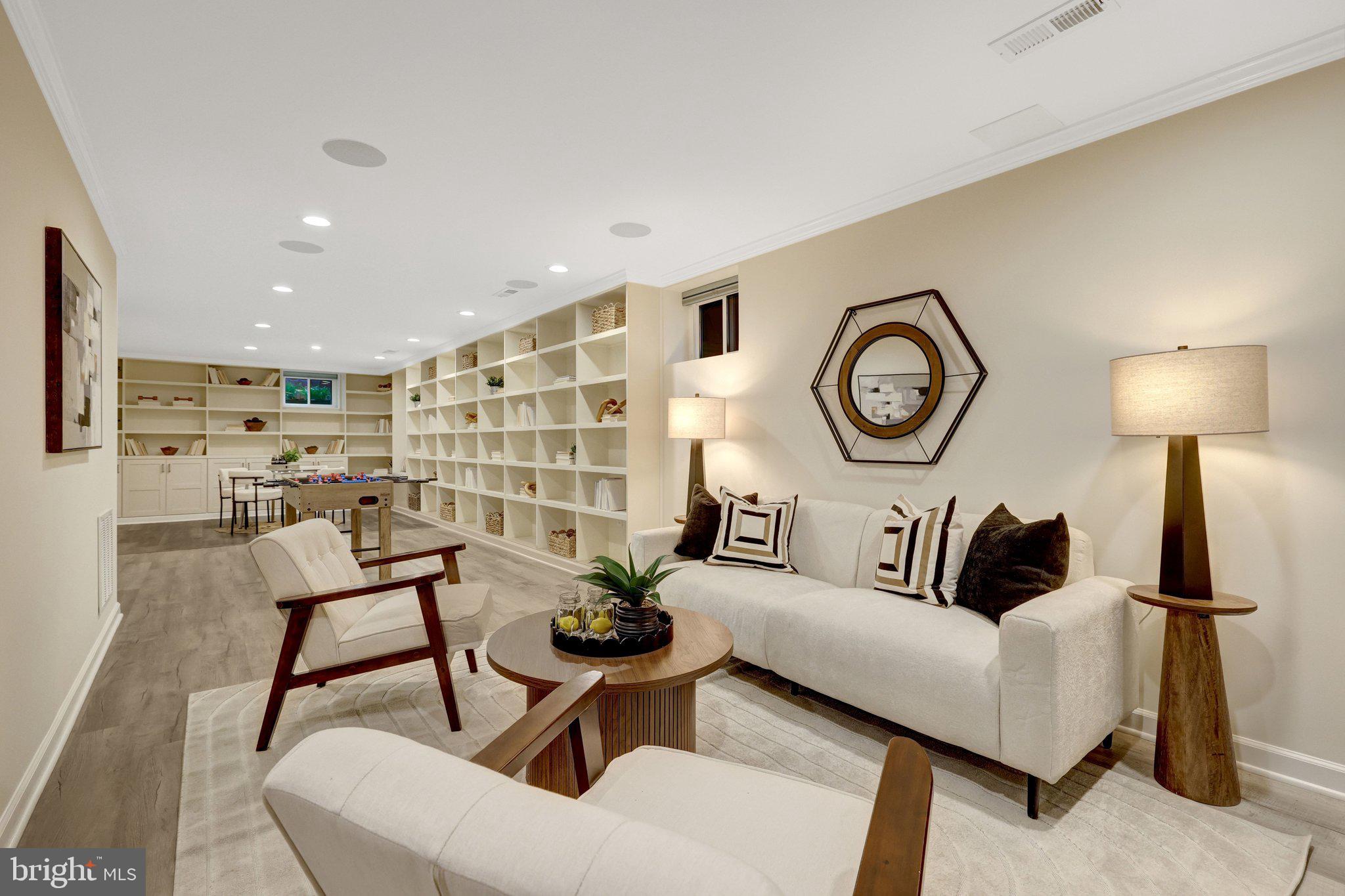 LINDSAY PARK - Residential