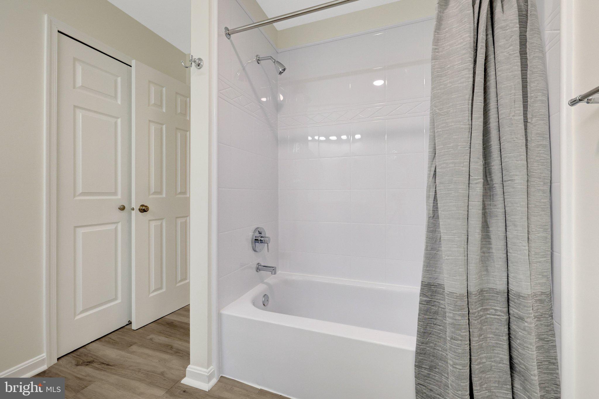 LINDSAY PARK - Residential