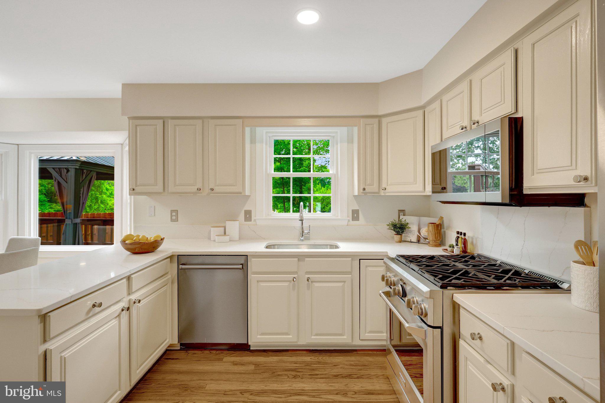 LINDSAY PARK - Residential