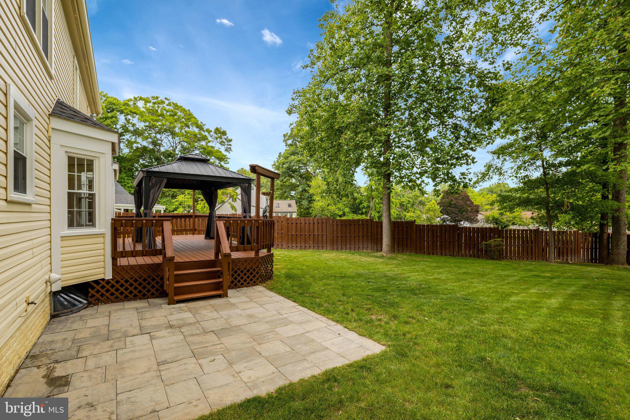 LINDSAY PARK - Residential