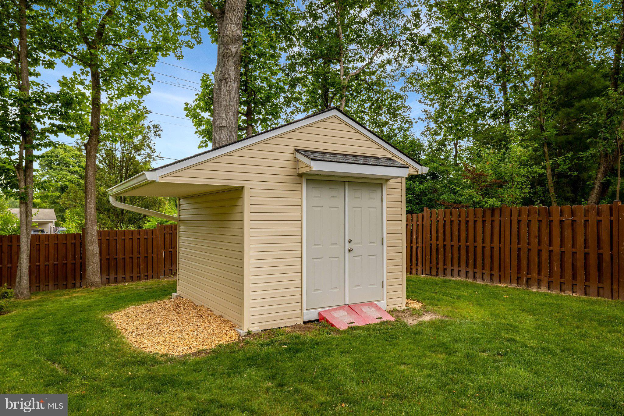 LINDSAY PARK - Residential