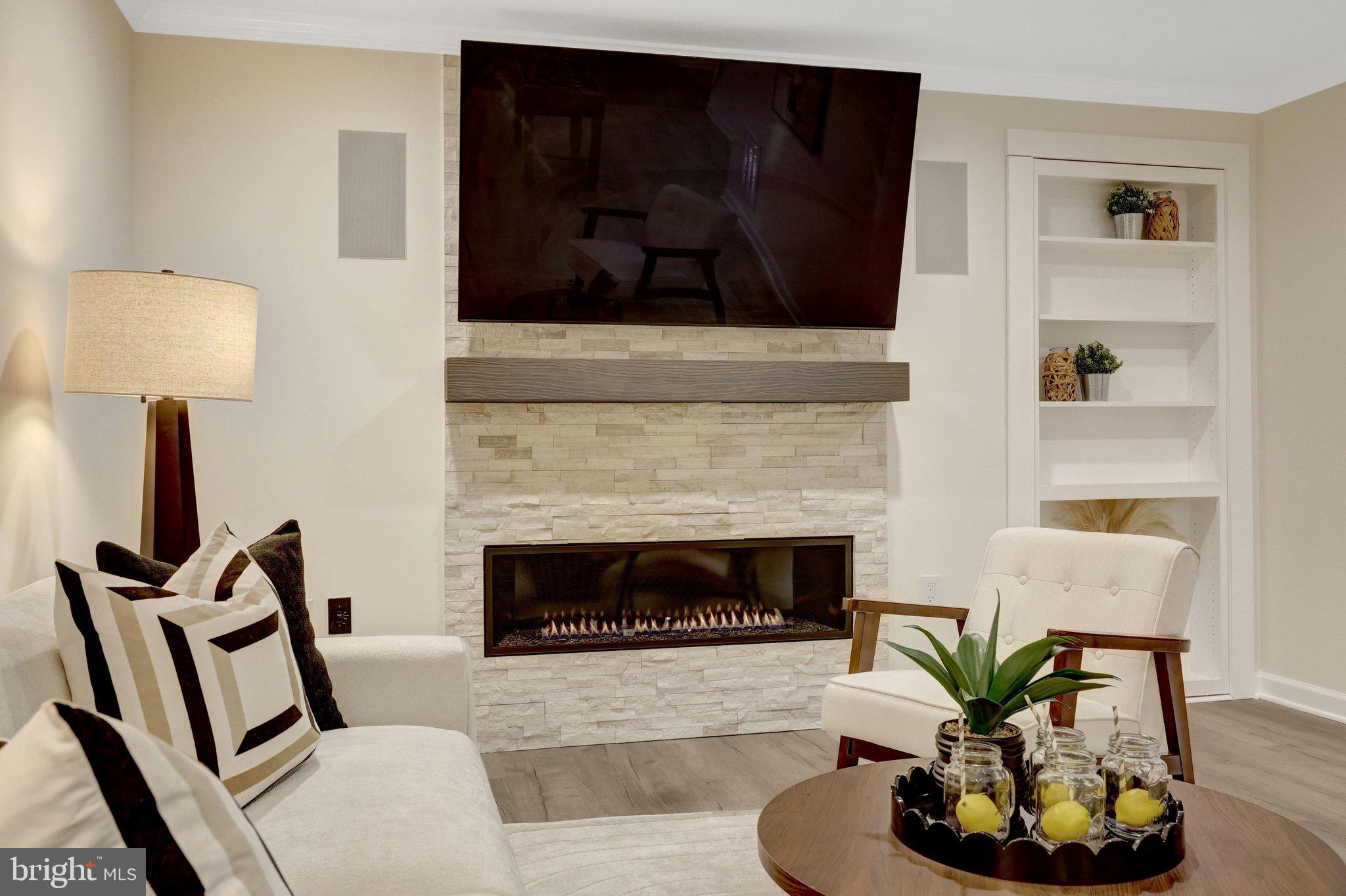 LINDSAY PARK - Residential