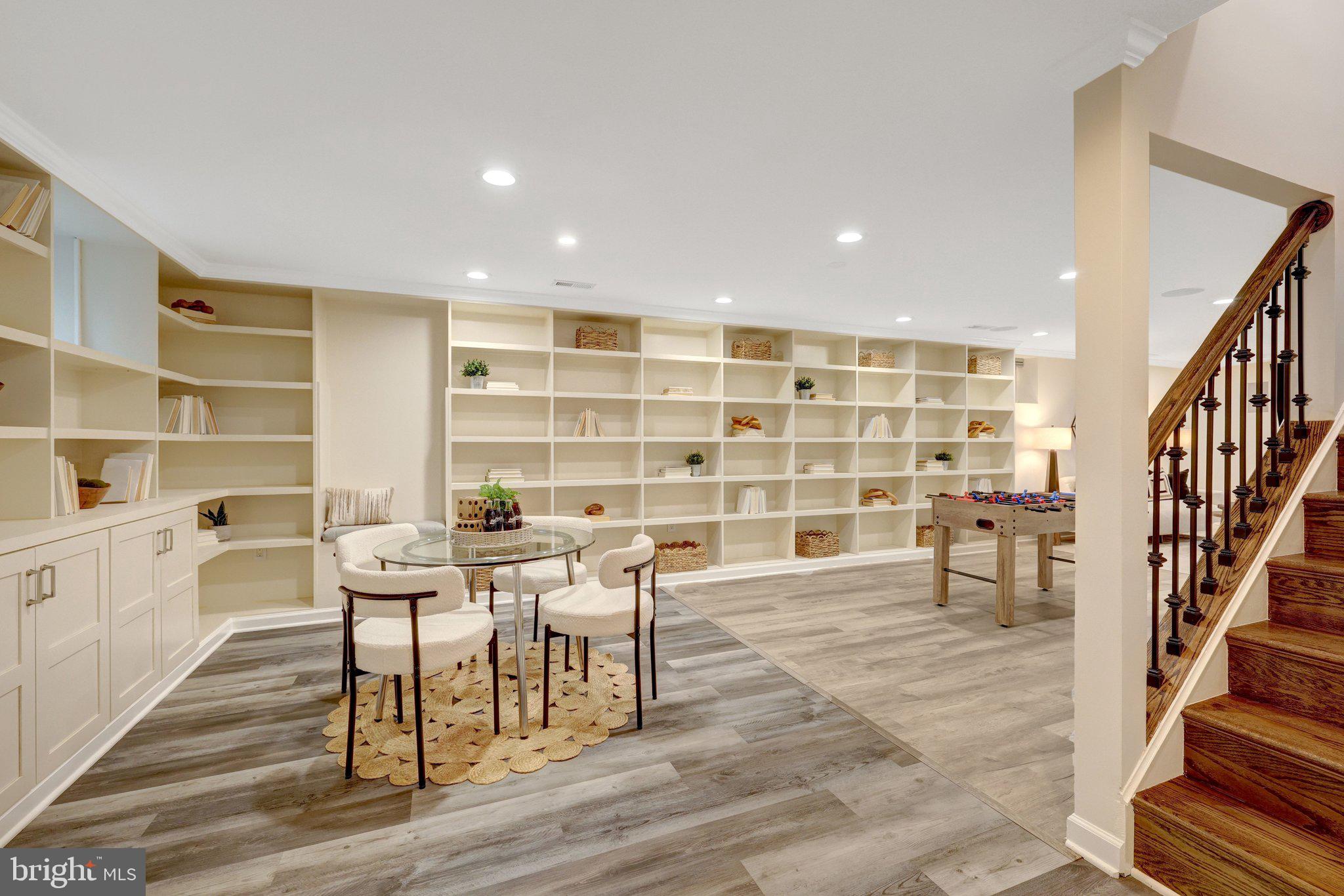 LINDSAY PARK - Residential
