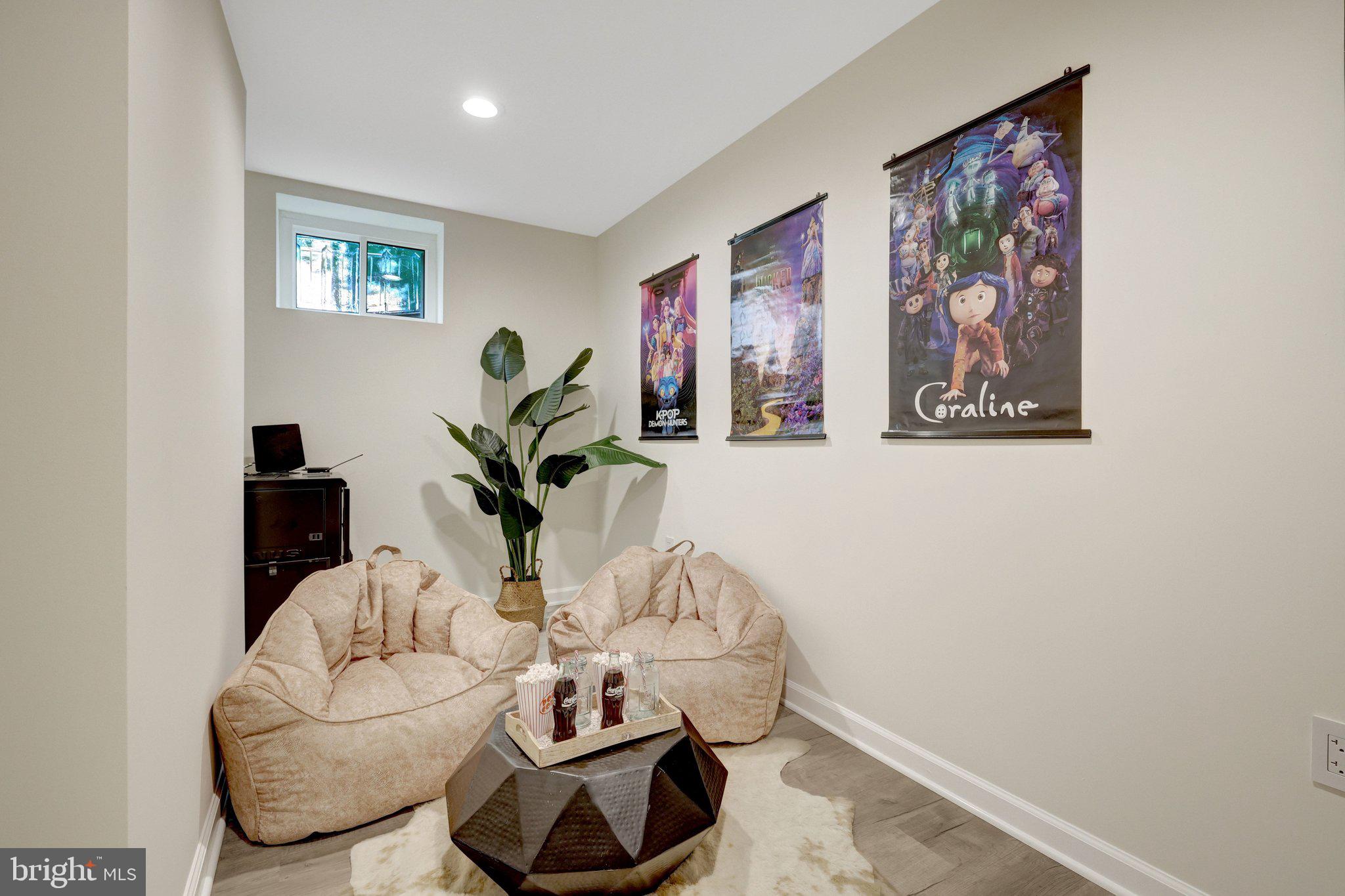 LINDSAY PARK - Residential