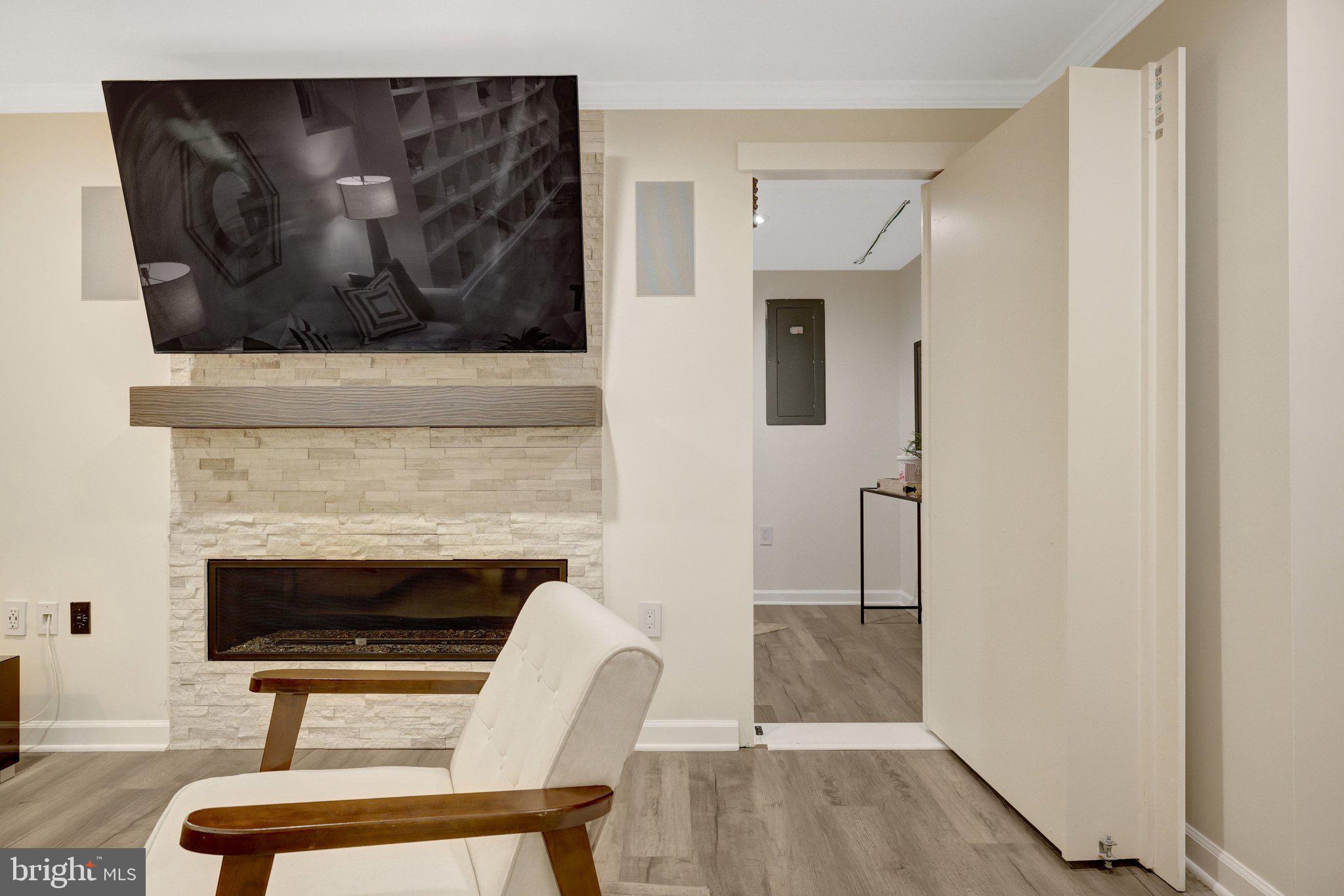 LINDSAY PARK - Residential