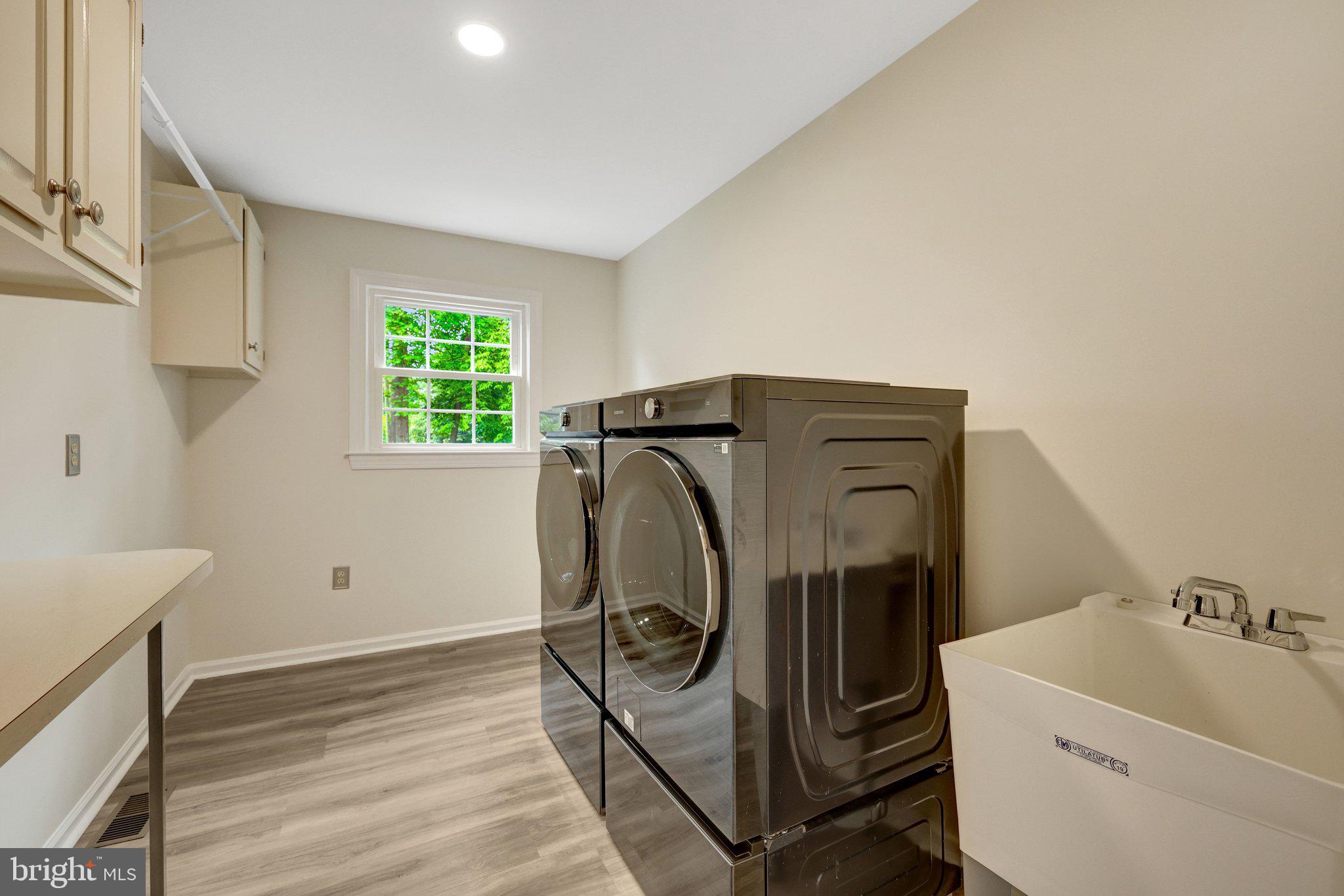 LINDSAY PARK - Residential