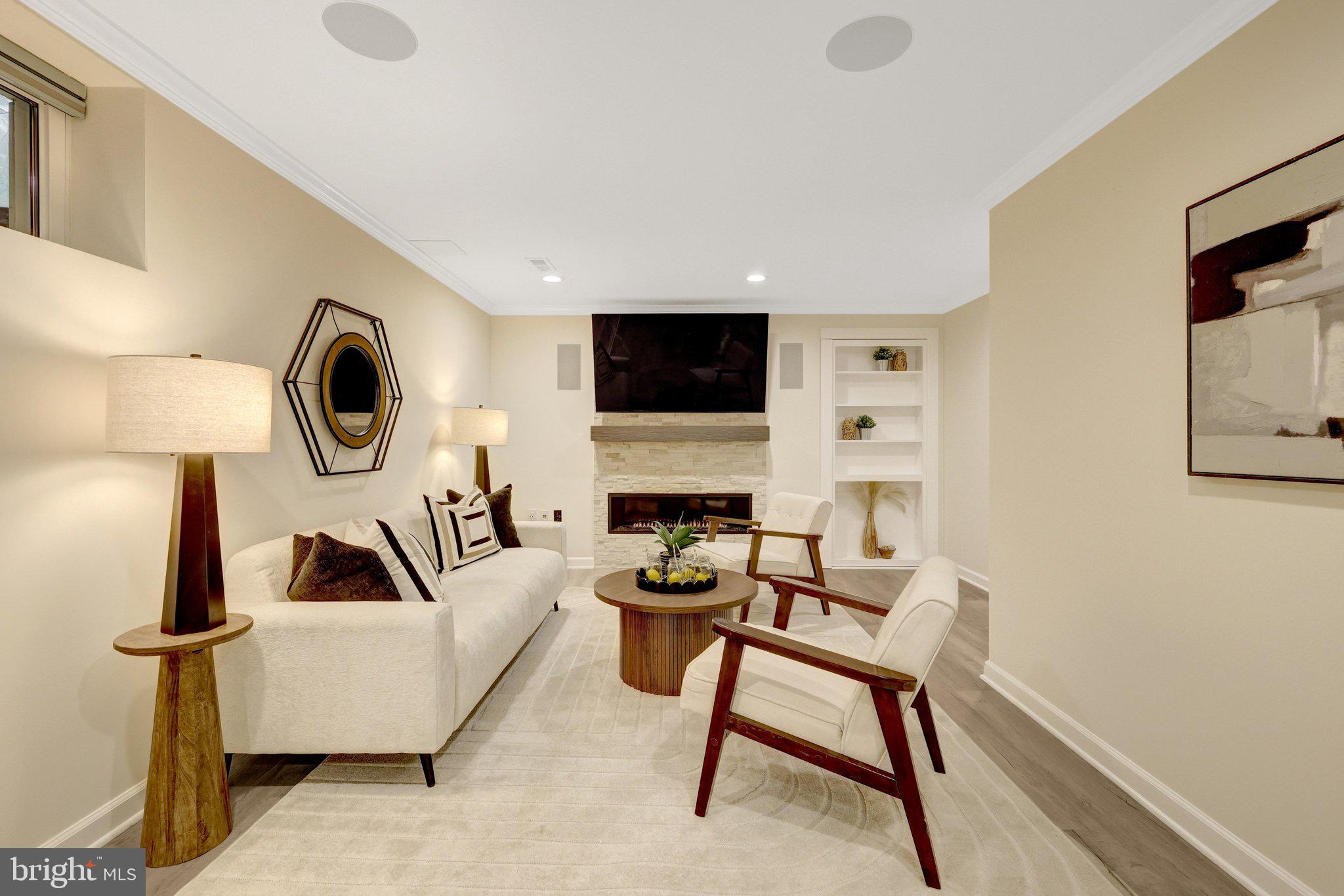 LINDSAY PARK - Residential