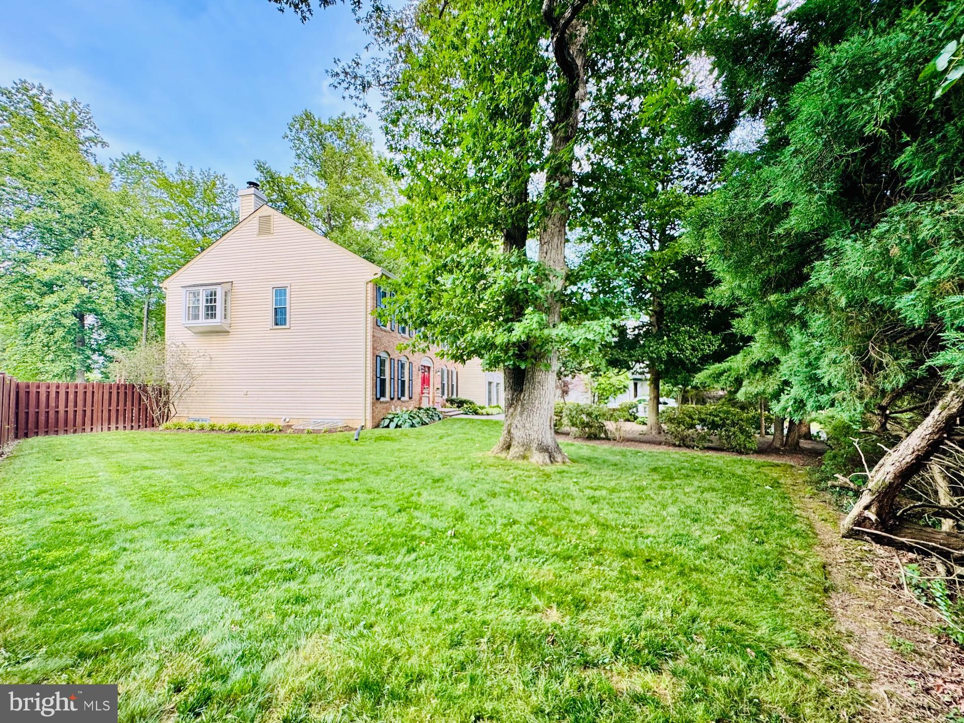 LINDSAY PARK - Residential
