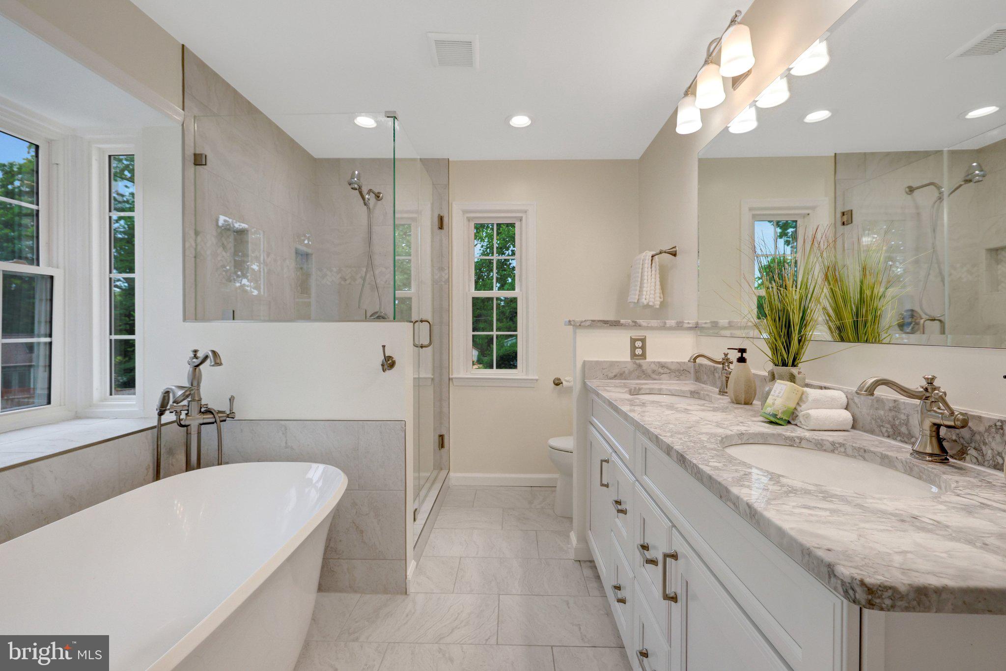 LINDSAY PARK - Residential