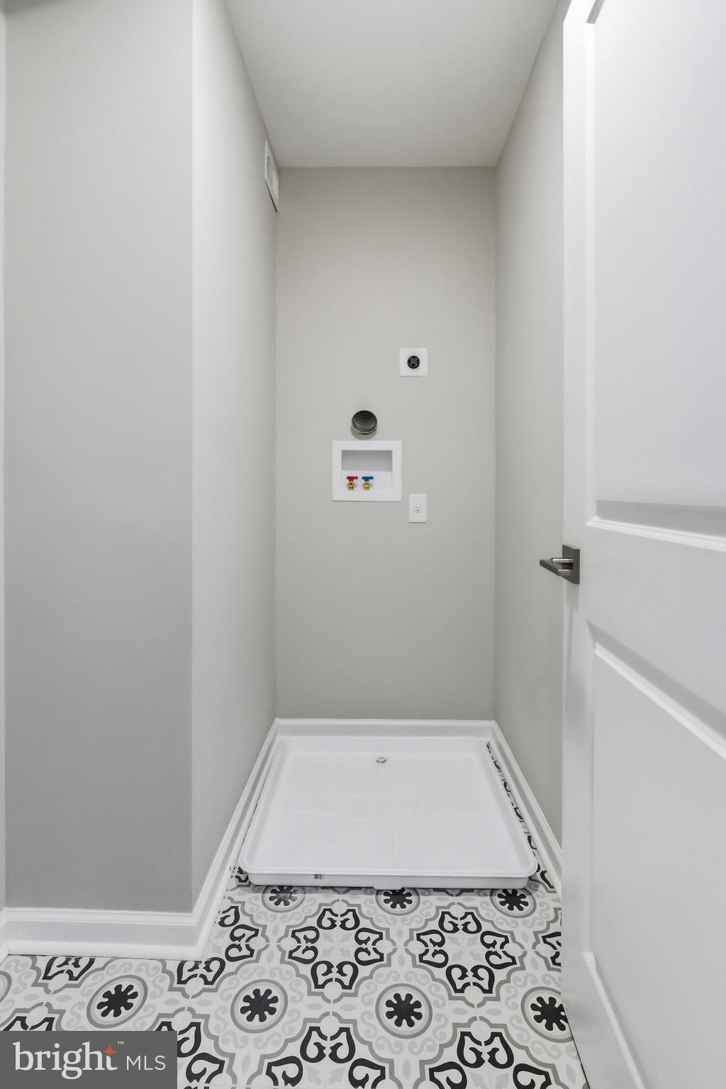 JOHNSTON SQUARE - Residential