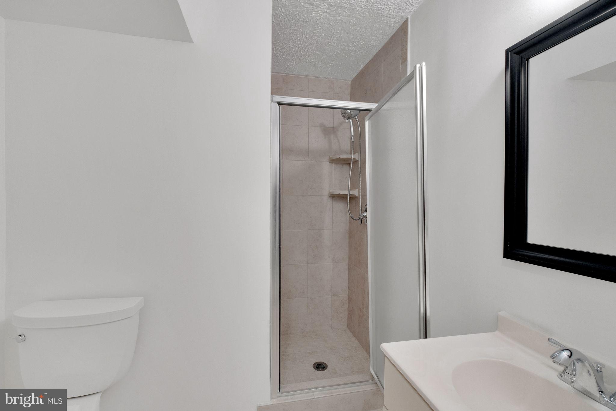 BURKE STATION SQUARE - Residential Lease