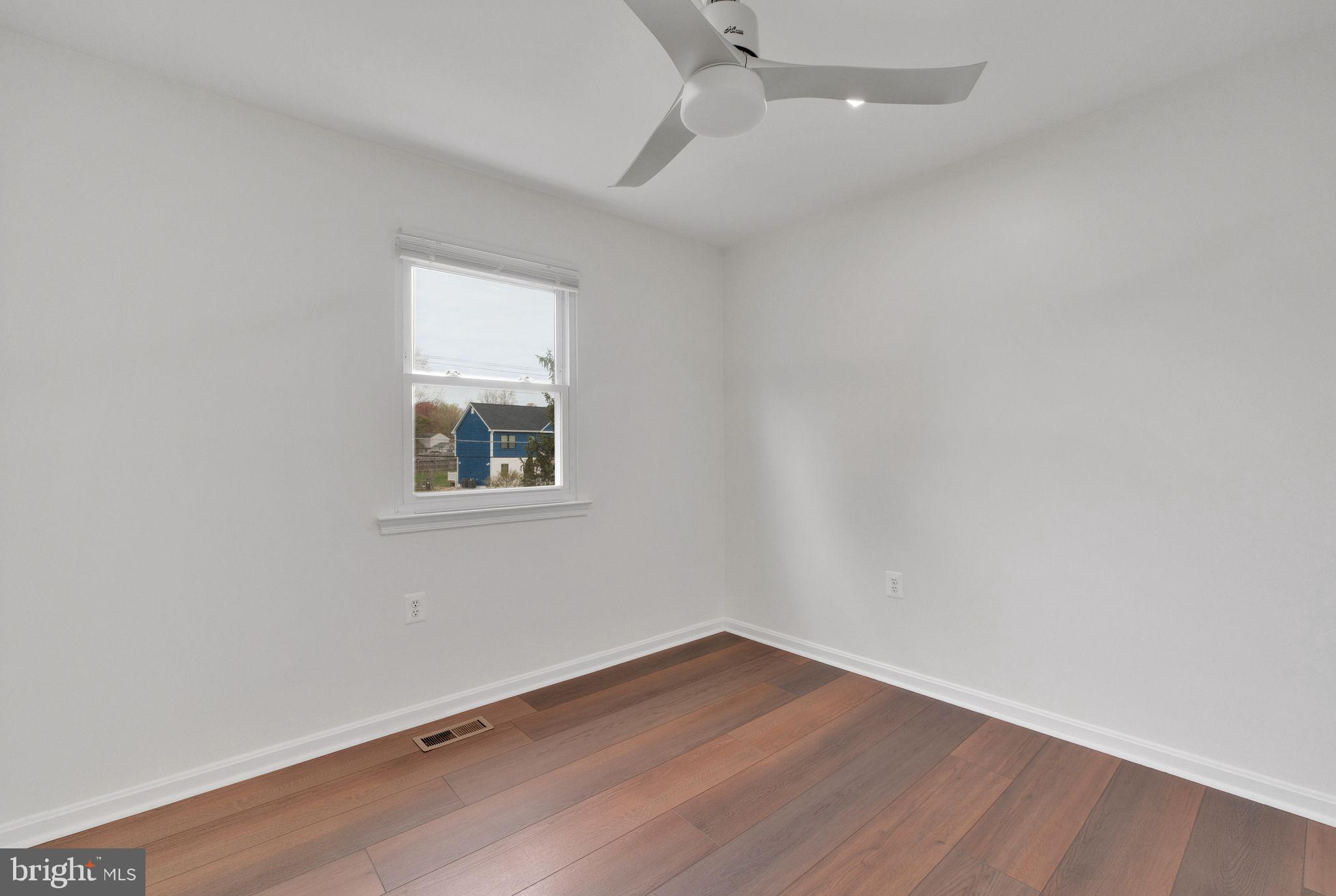 BURKE STATION SQUARE - Residential Lease