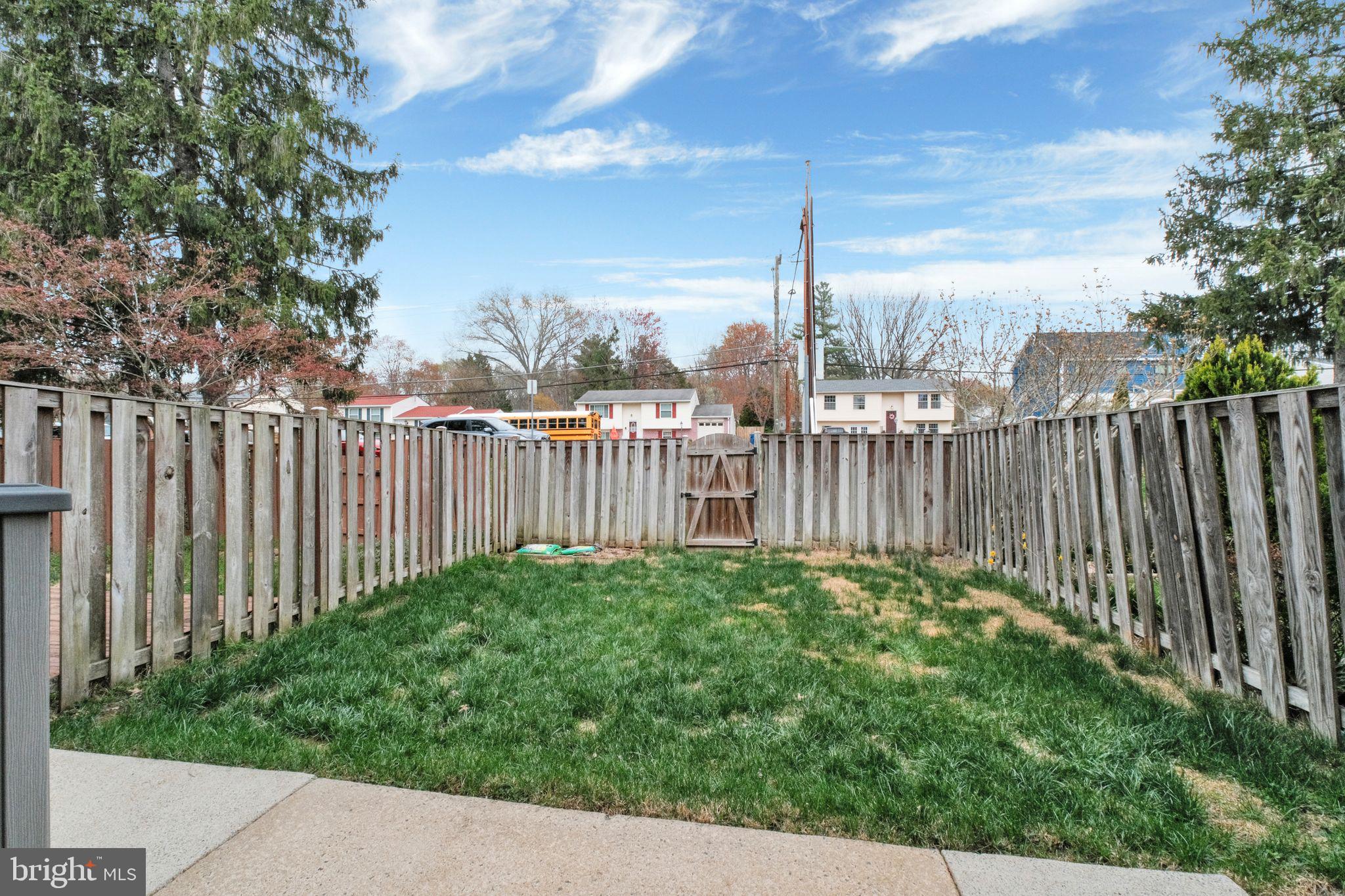 BURKE STATION SQUARE - Residential Lease