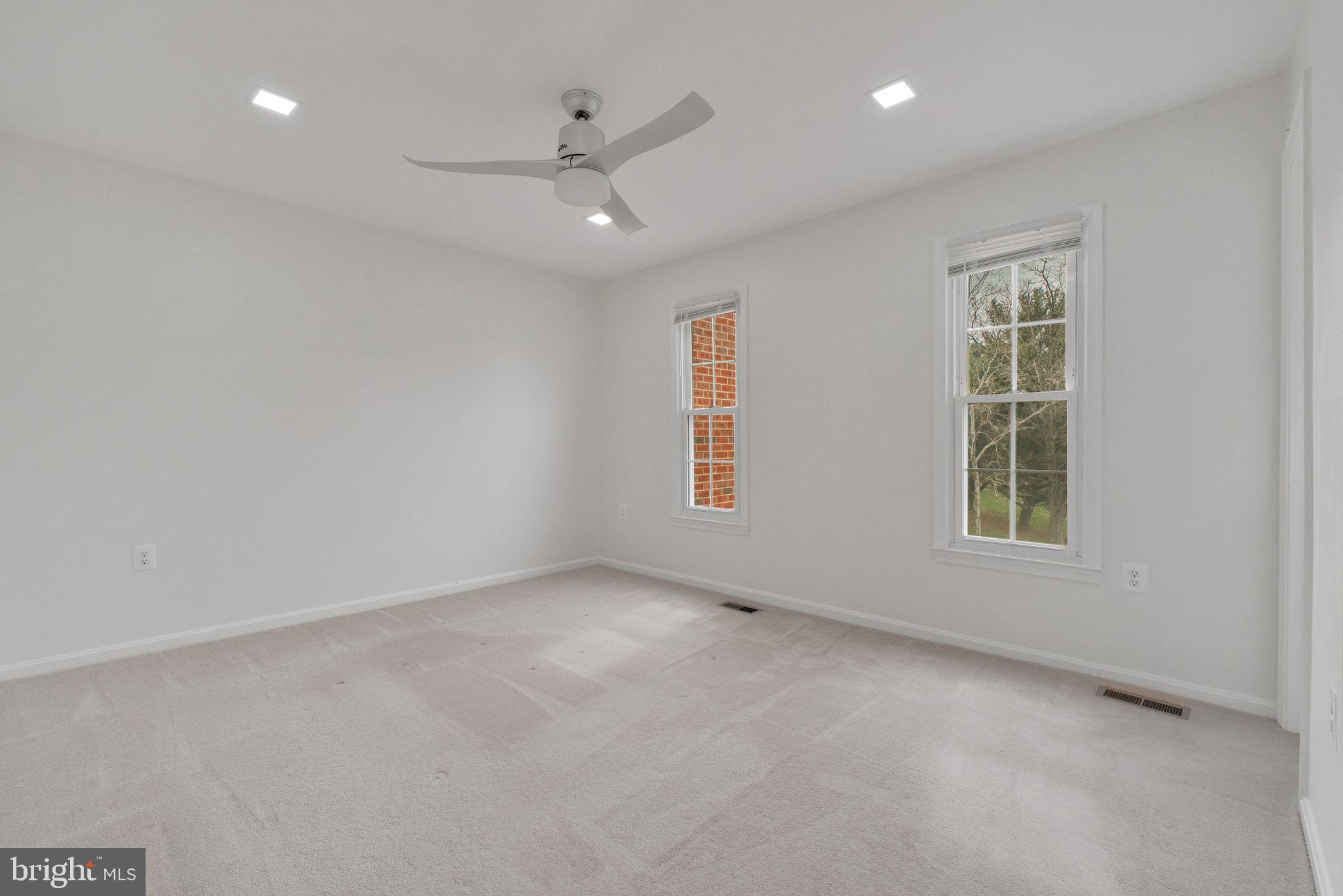 BURKE STATION SQUARE - Residential Lease