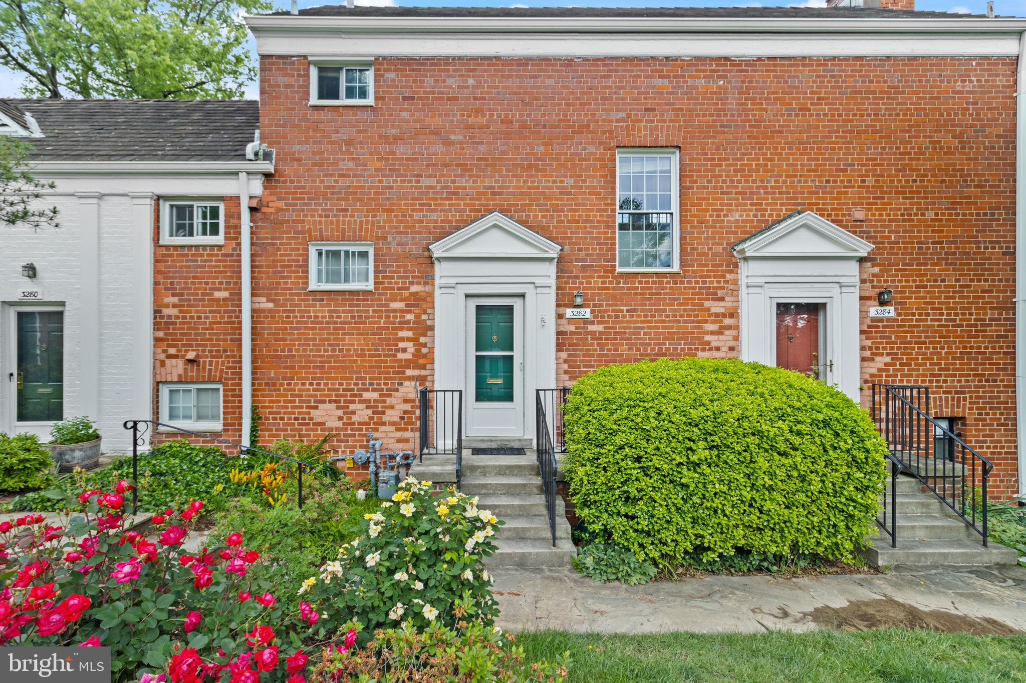 Welcome to 3282 Martha Custis Dr, a beautifully updated 1-bedroom, 1-bath apartment located in the sought-after Parkfairfax community of Alexandria. This charming home features an updated kitchen and bathroom, along with spacious living and dining areas filled with natural light. Enjoy access to three swimming pools, fitness center, car wash station, bike rack storage, and common laundry facilities for added convenience.
Unassigned parking and ample street parking are available. Located just minutes from I-395, Route 7, Shirlington Village, and public transit, commuting to DC, the Pentagon, and Amazon HQ2 is a breeze. Enjoy nearby shopping, dining, trails, and parks in a vibrant, tree-lined community.