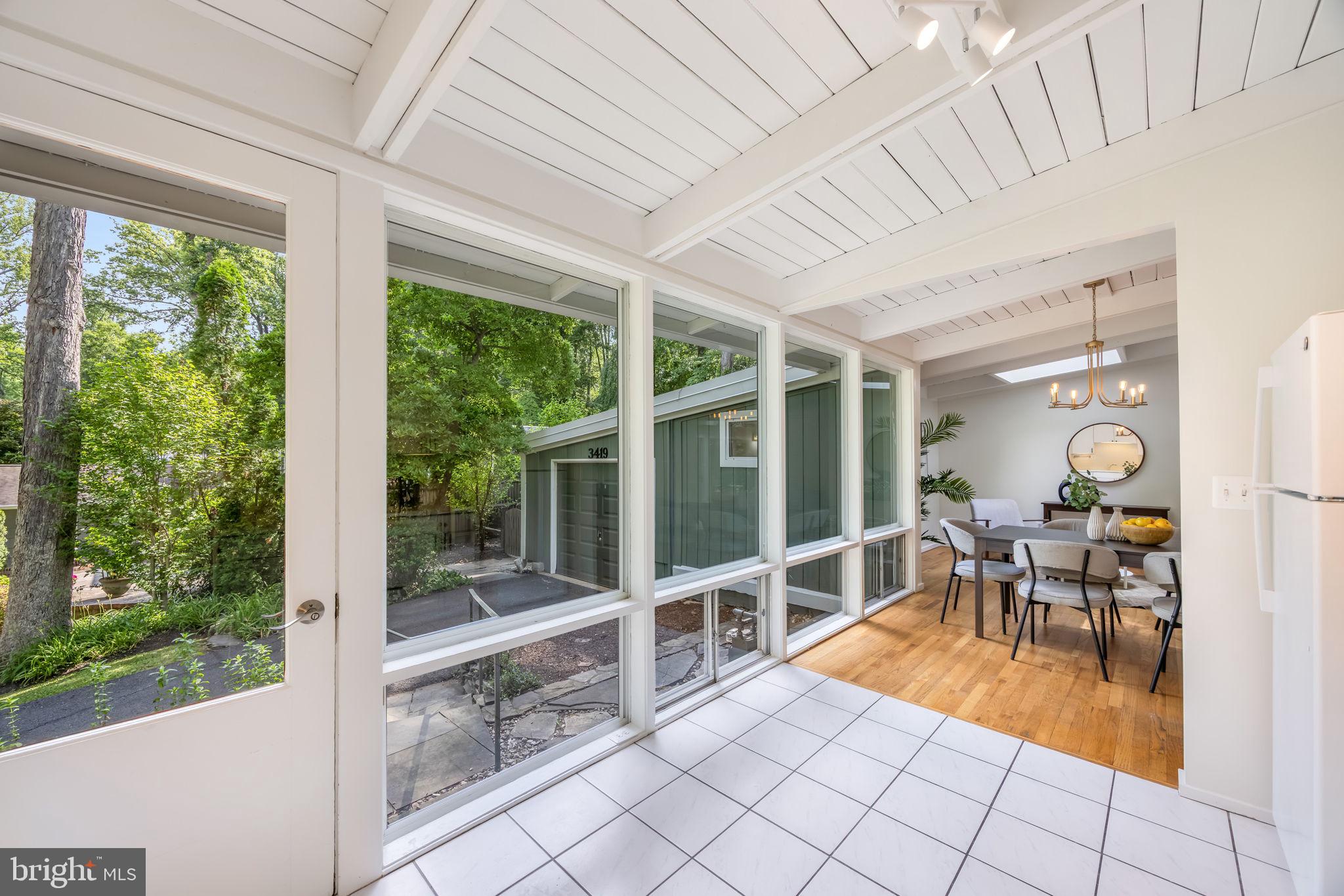 LAKE BARCROFT - Residential