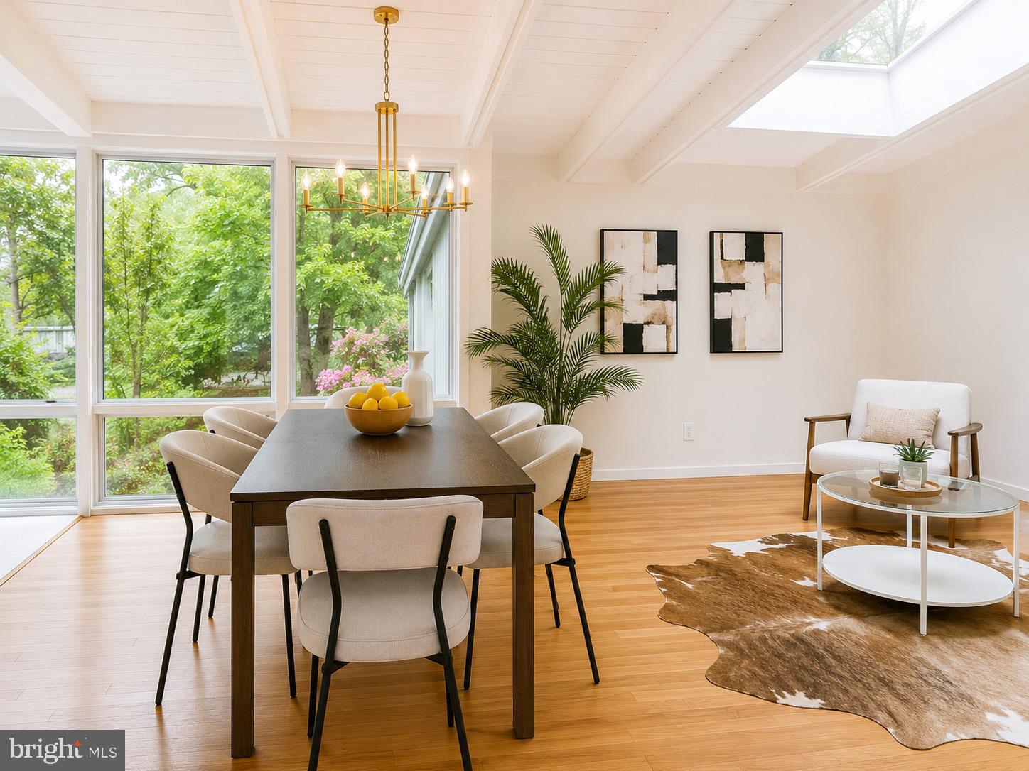 LAKE BARCROFT - Residential