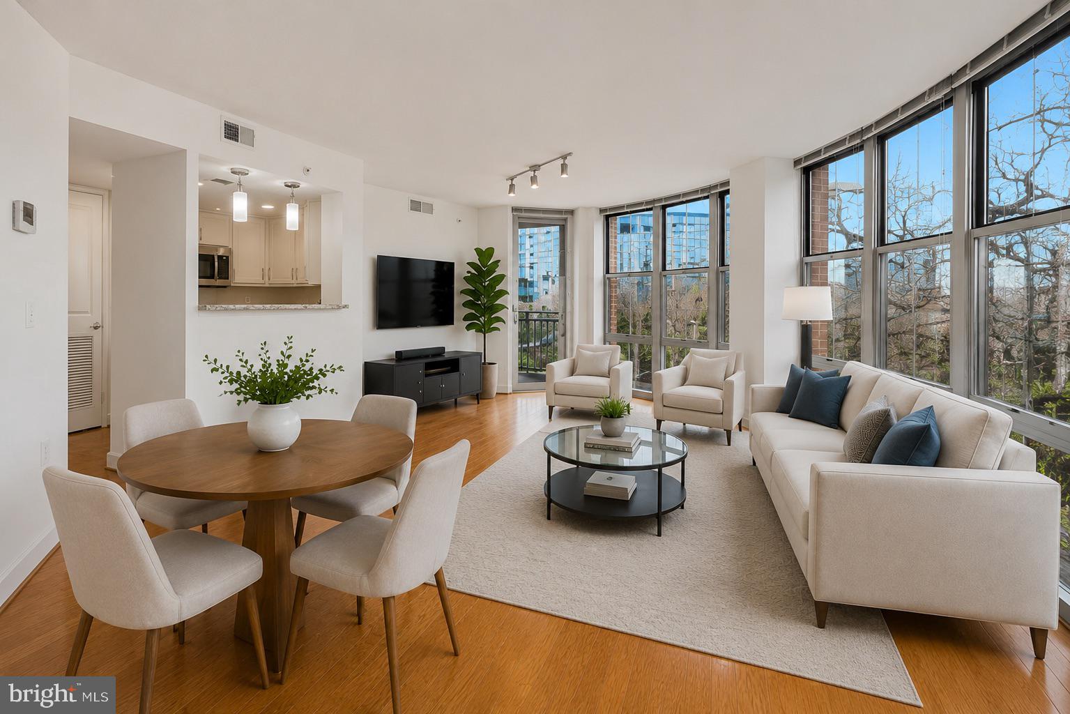 CARLTON HOUSE - Residential