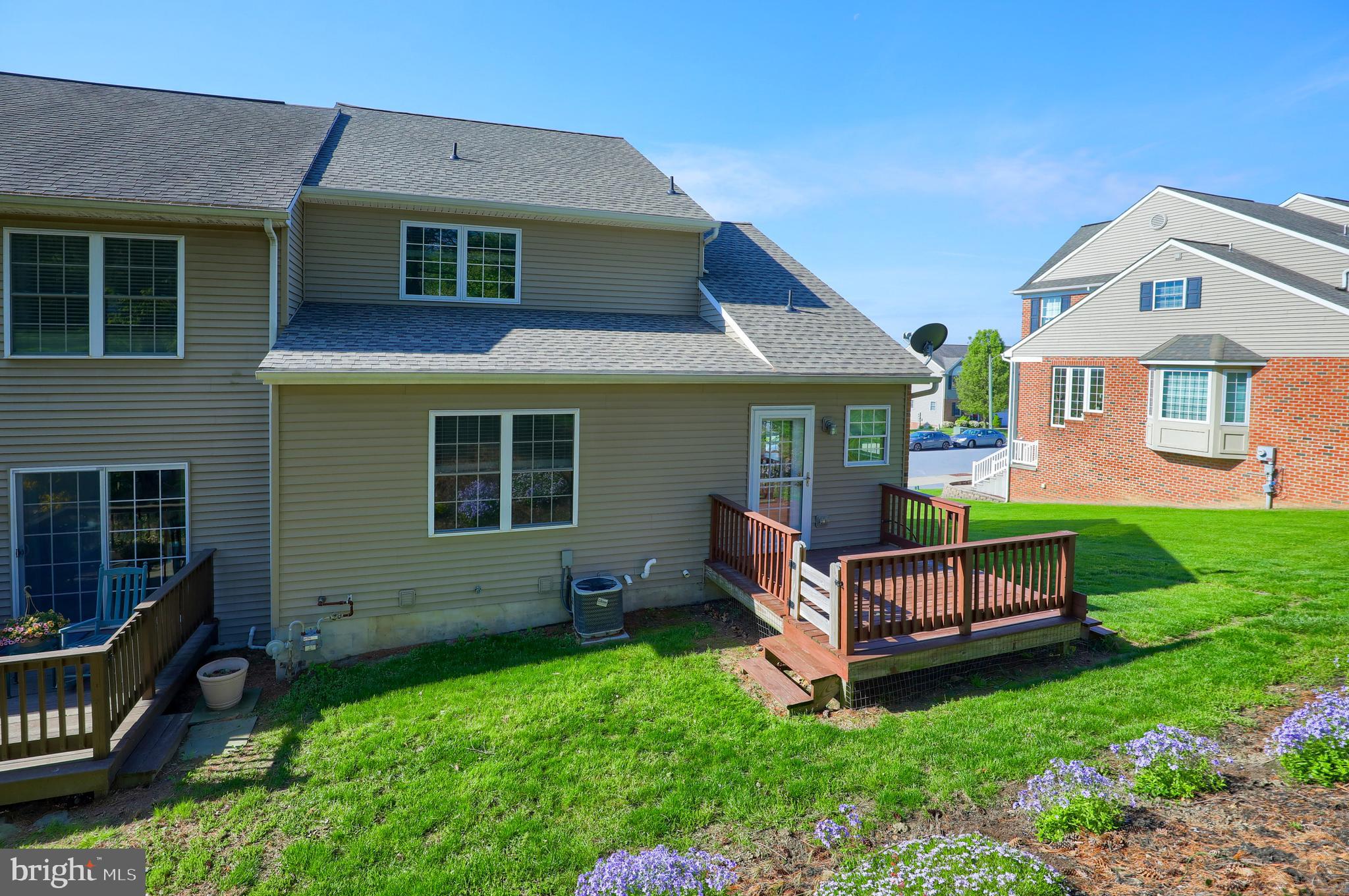 SUMMIT HILLS - Residential