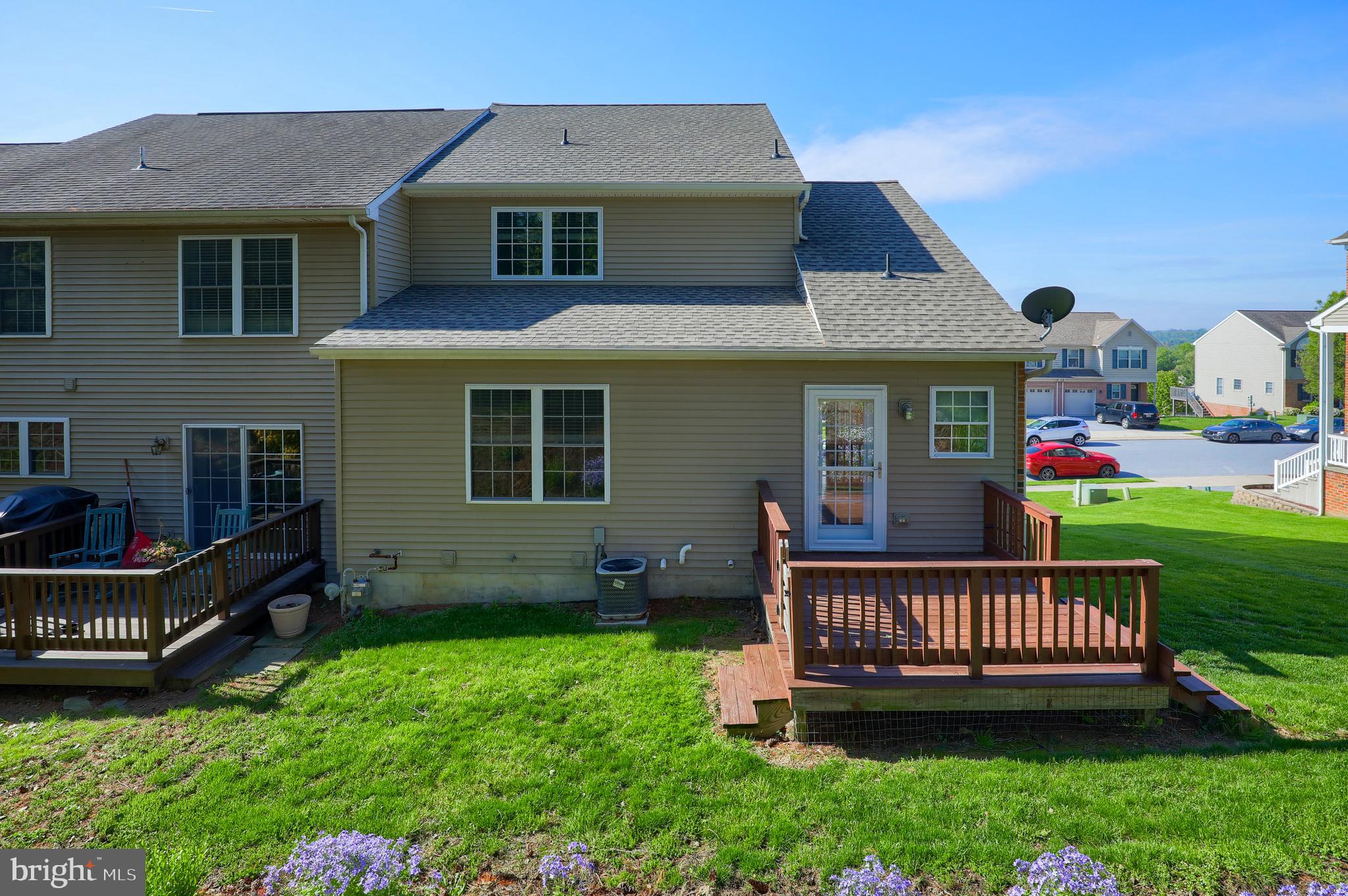 SUMMIT HILLS - Residential