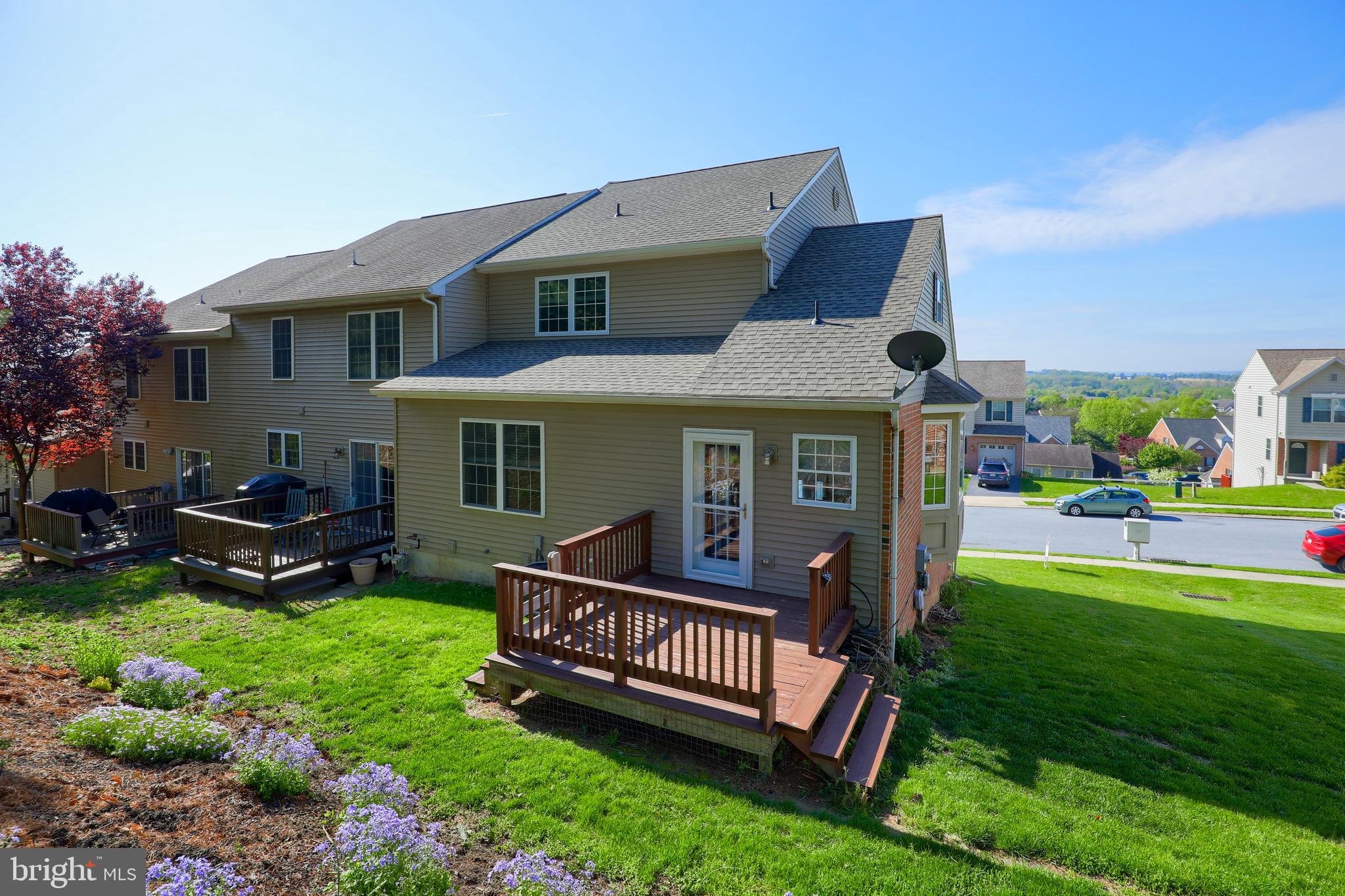 SUMMIT HILLS - Residential