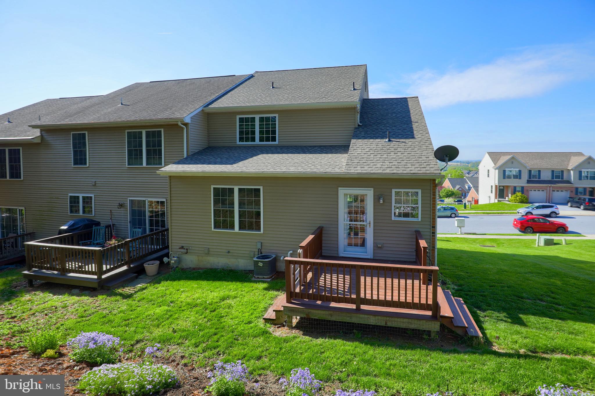 SUMMIT HILLS - Residential