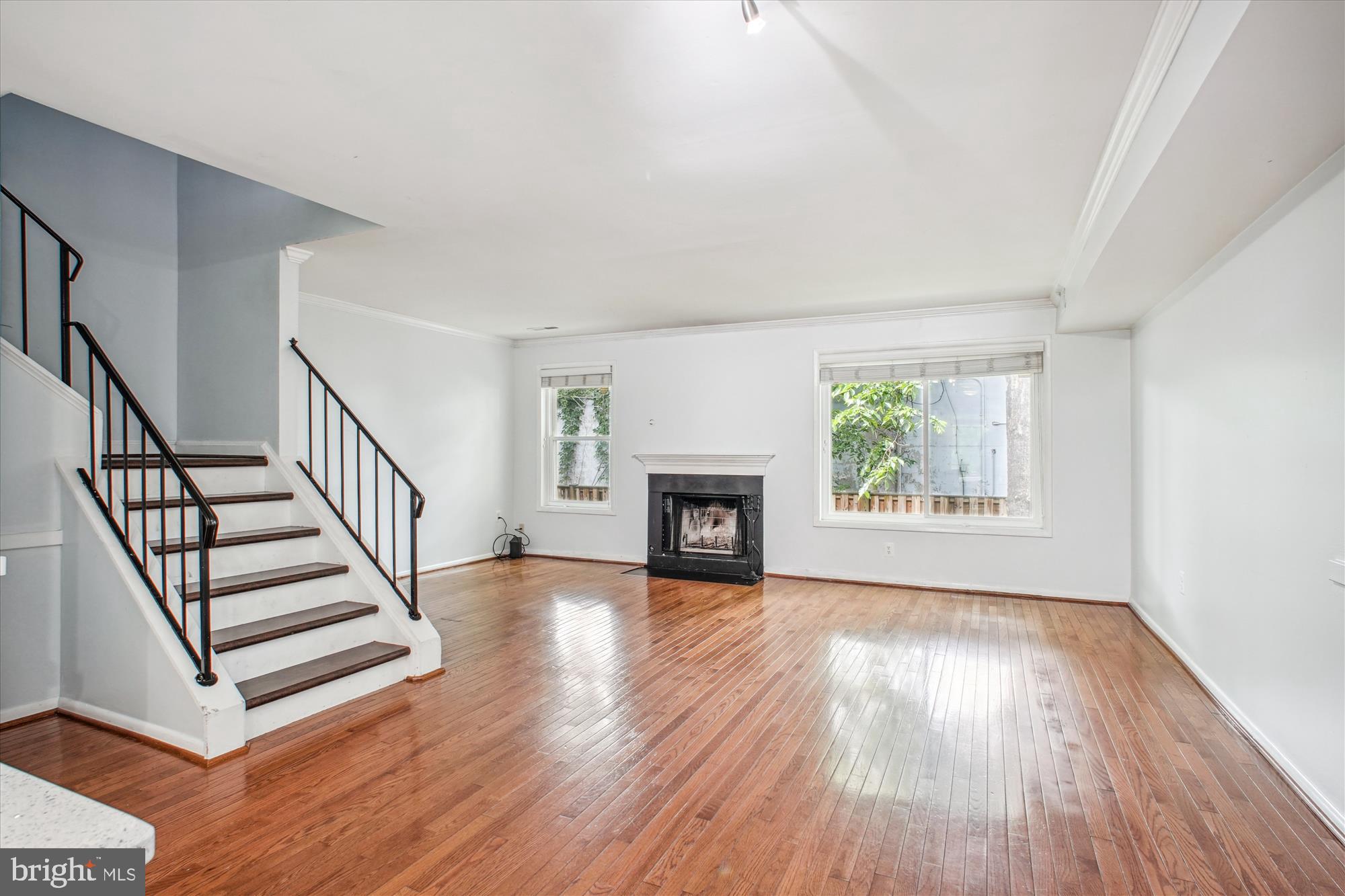 BEVERLY HILLS - Residential Lease