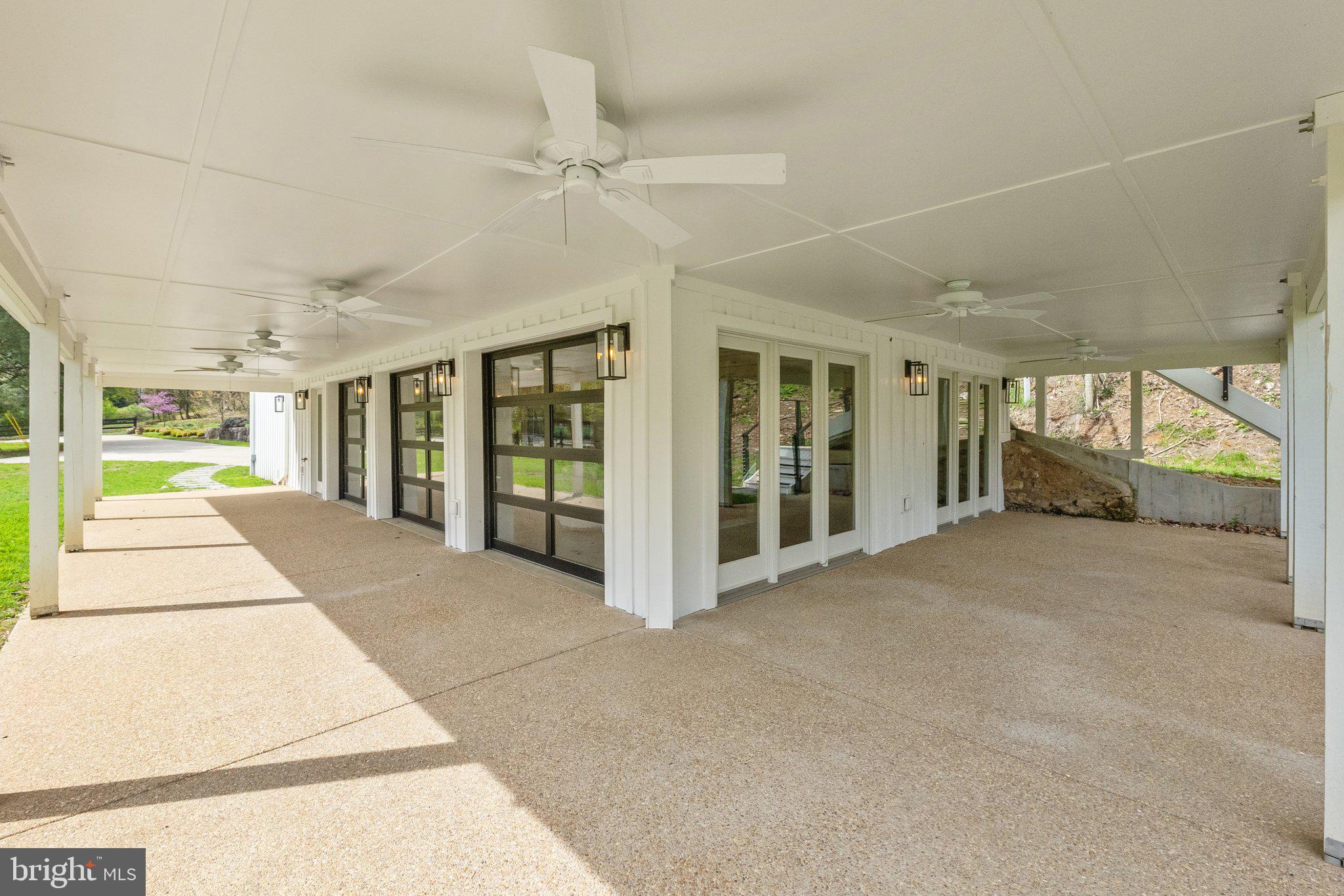 LEESBURG - Residential