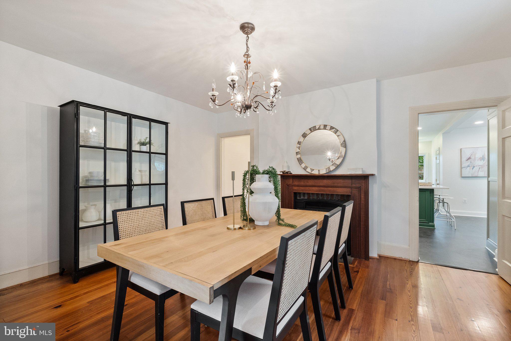 LEESBURG - Residential