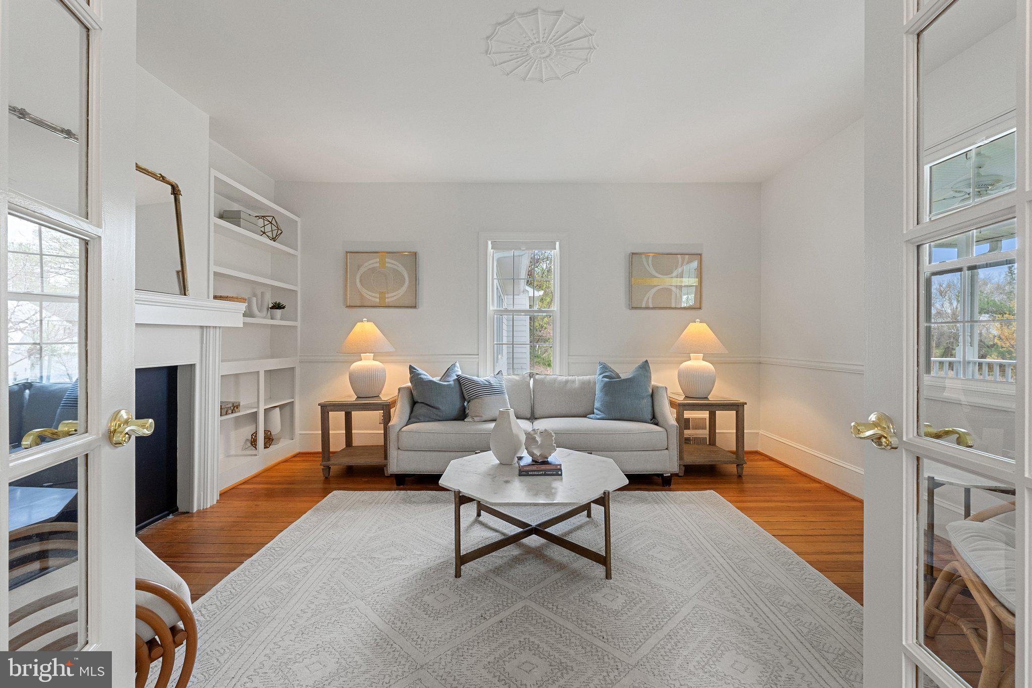 LEESBURG - Residential