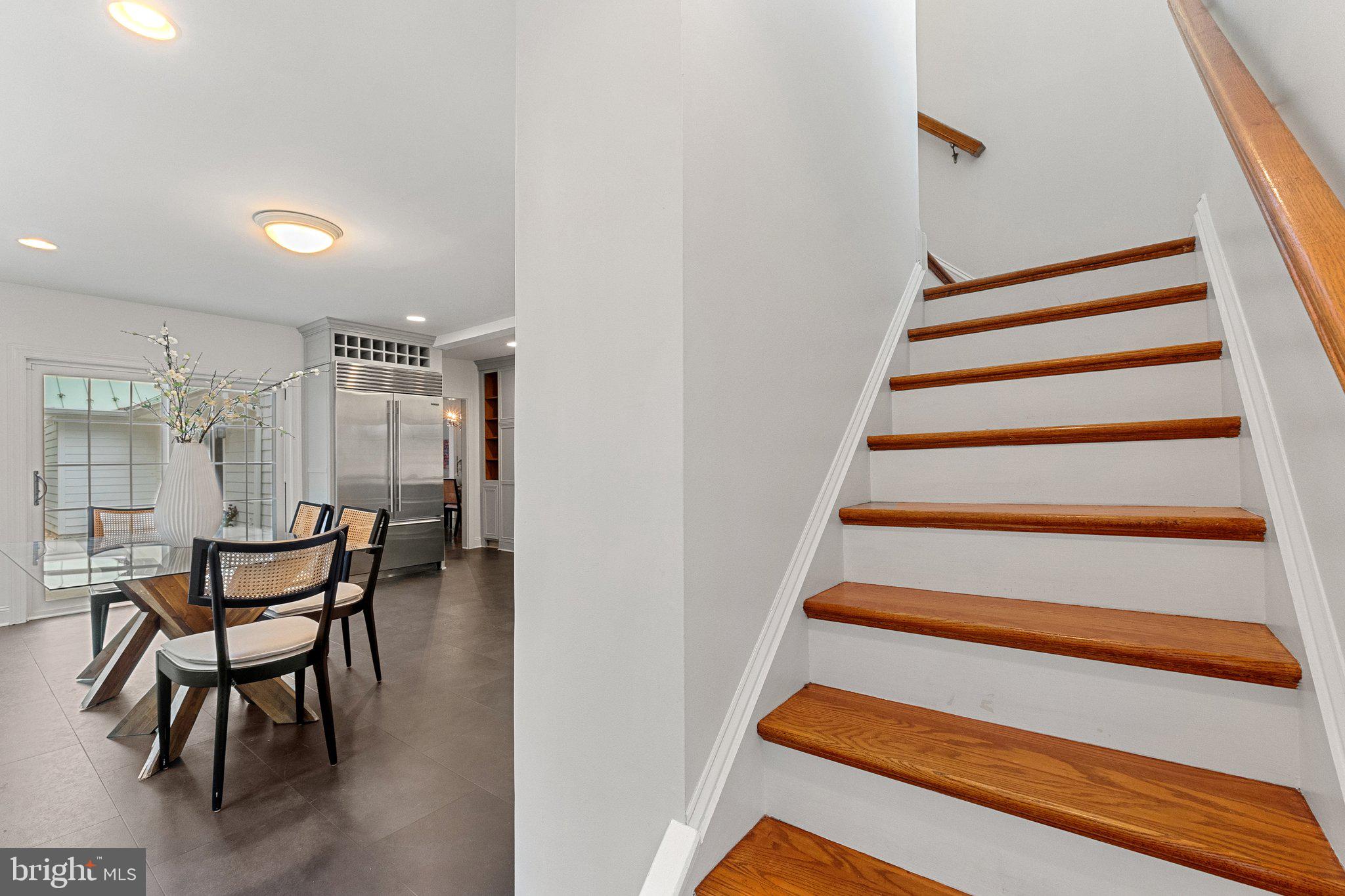 LEESBURG - Residential